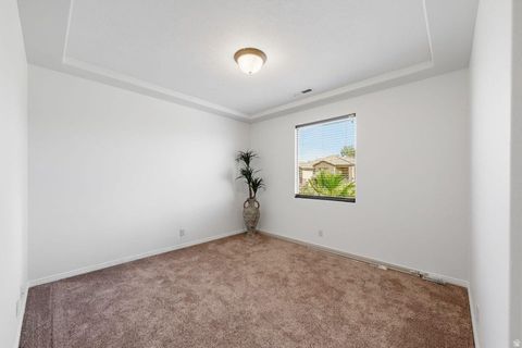 Tiny photo for 1109 N VENTANA DR, Washington, UT 84780 (MLS # 2152215)