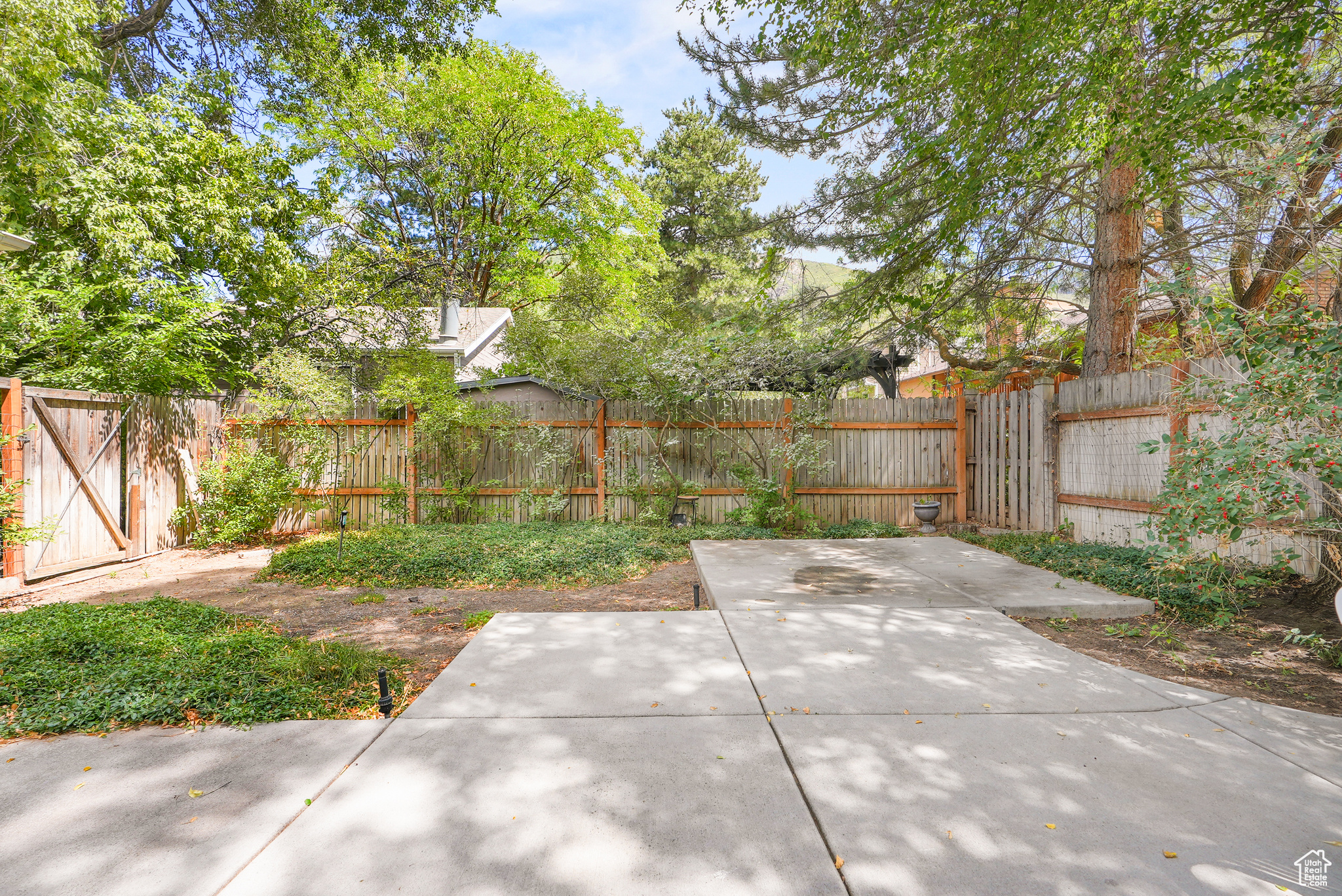 HILLSBOROUGH - Residential