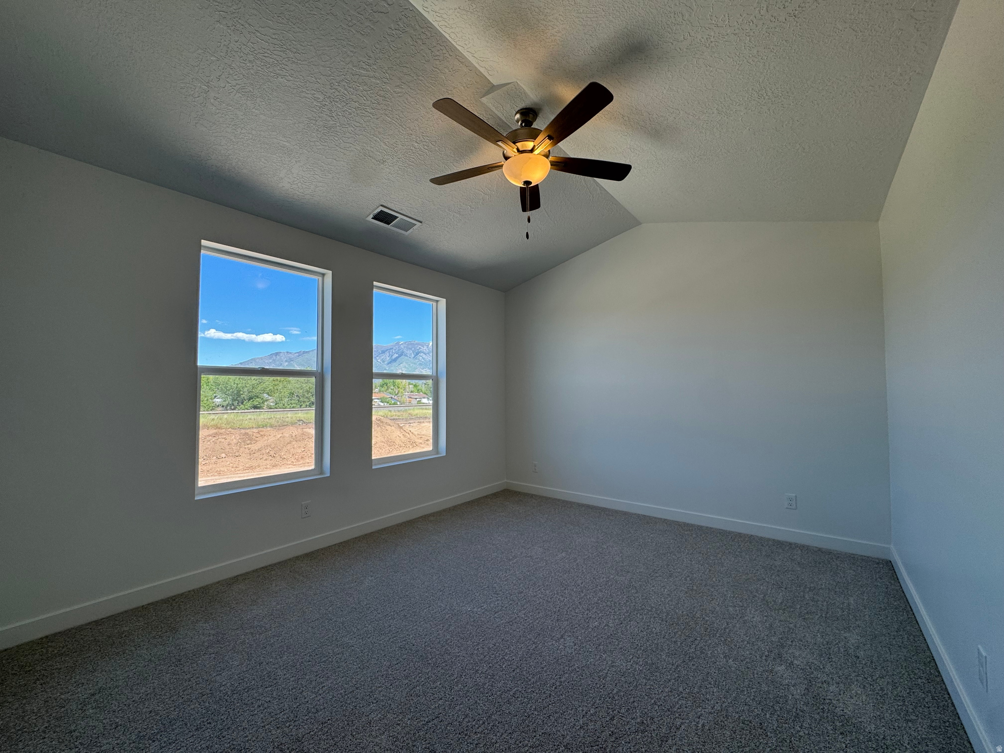 TRAILSIDE - Residential