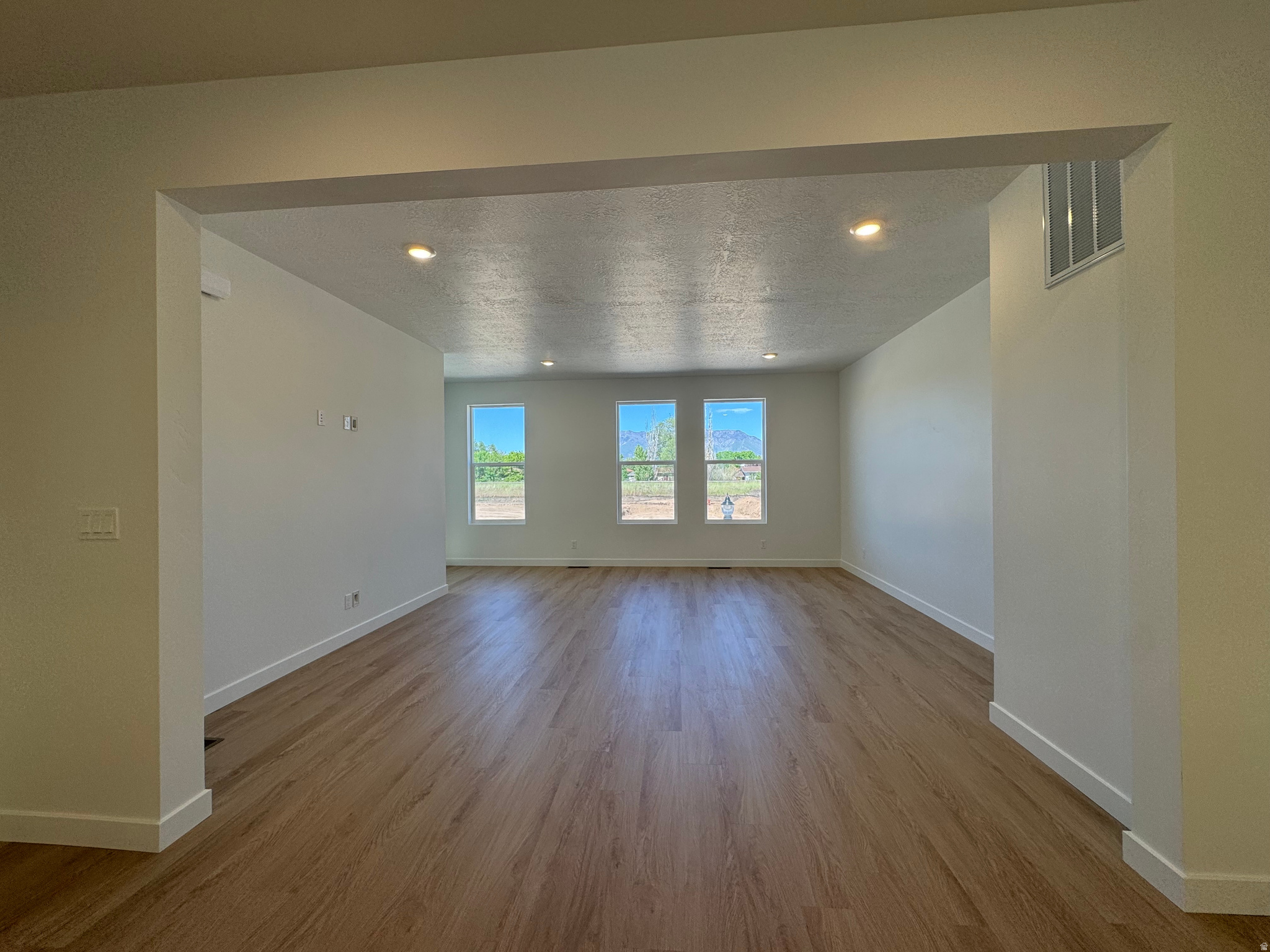 TRAILSIDE - Residential