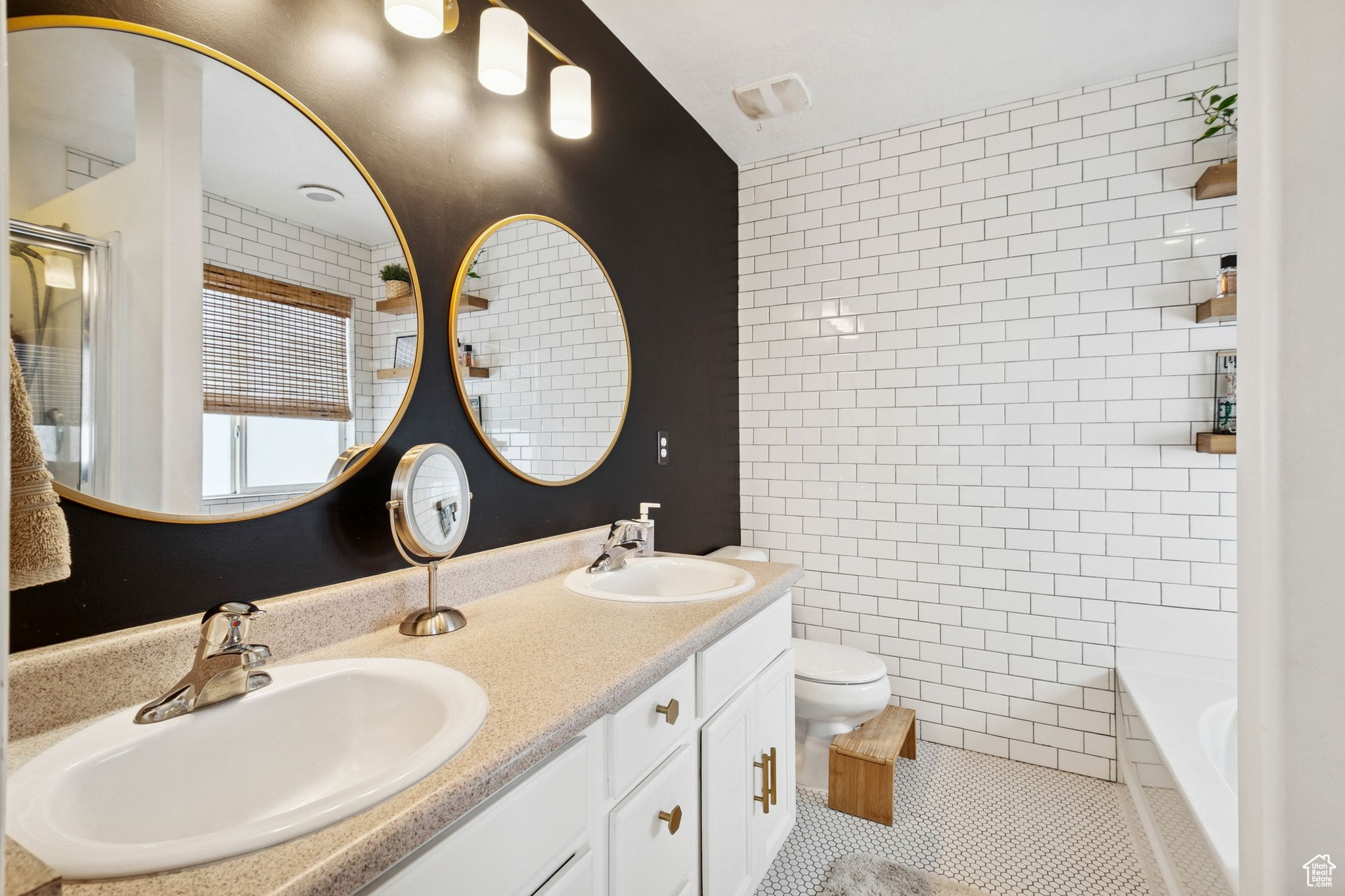 EAGLES GATE - Residential