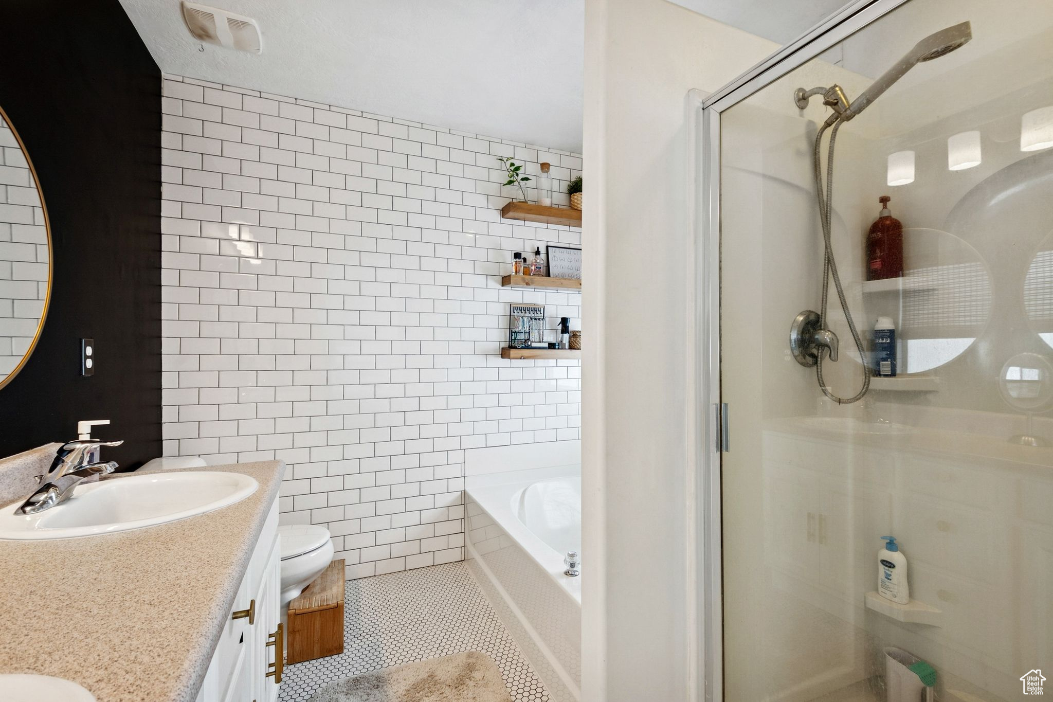 EAGLES GATE - Residential