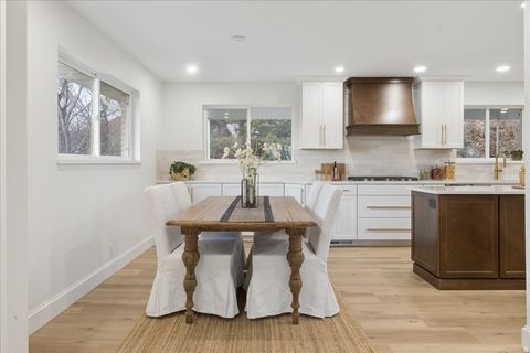 Tiny photo for 1518 S CANTERBURY DR, Salt Lake City, UT 84108 (MLS # 2138146)