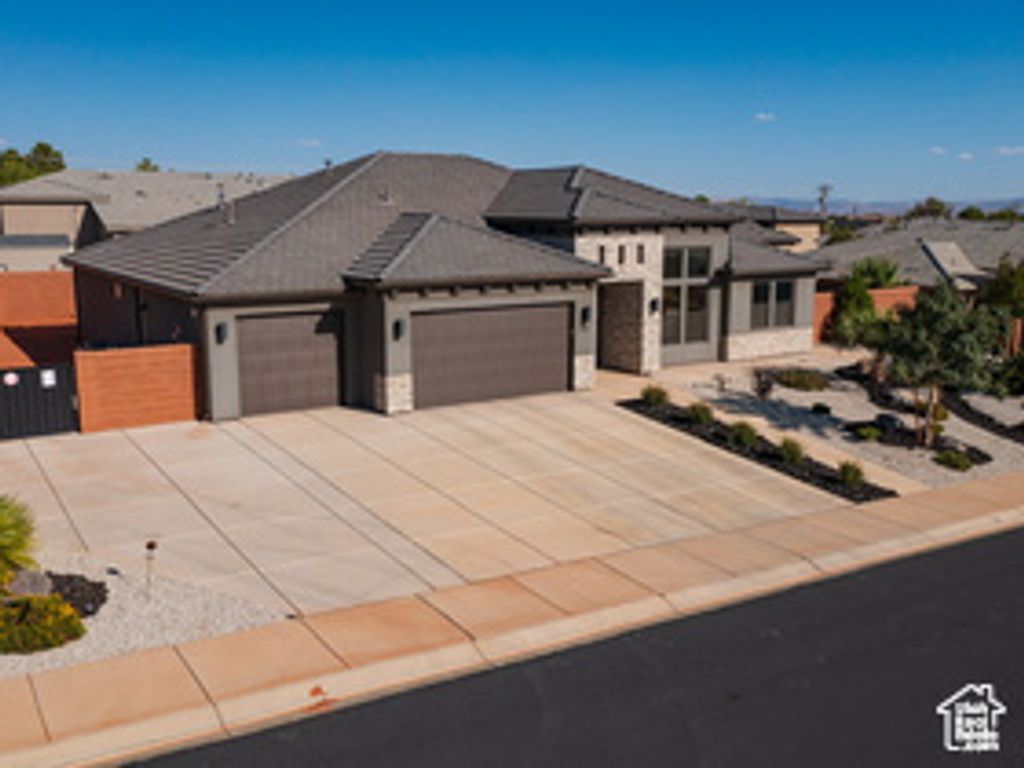 Photo of 88 N APEX LN, Ivins, UT 84738 (MLS # 2119303)