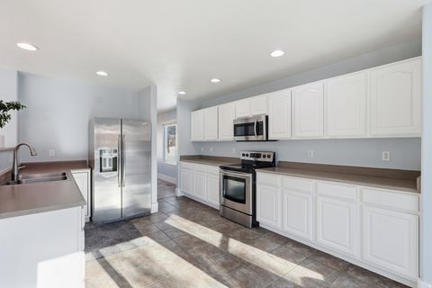 Tiny photo for 71 E HUNTERS HVN, Saratoga Springs, UT 84045 (MLS # 2127861)
