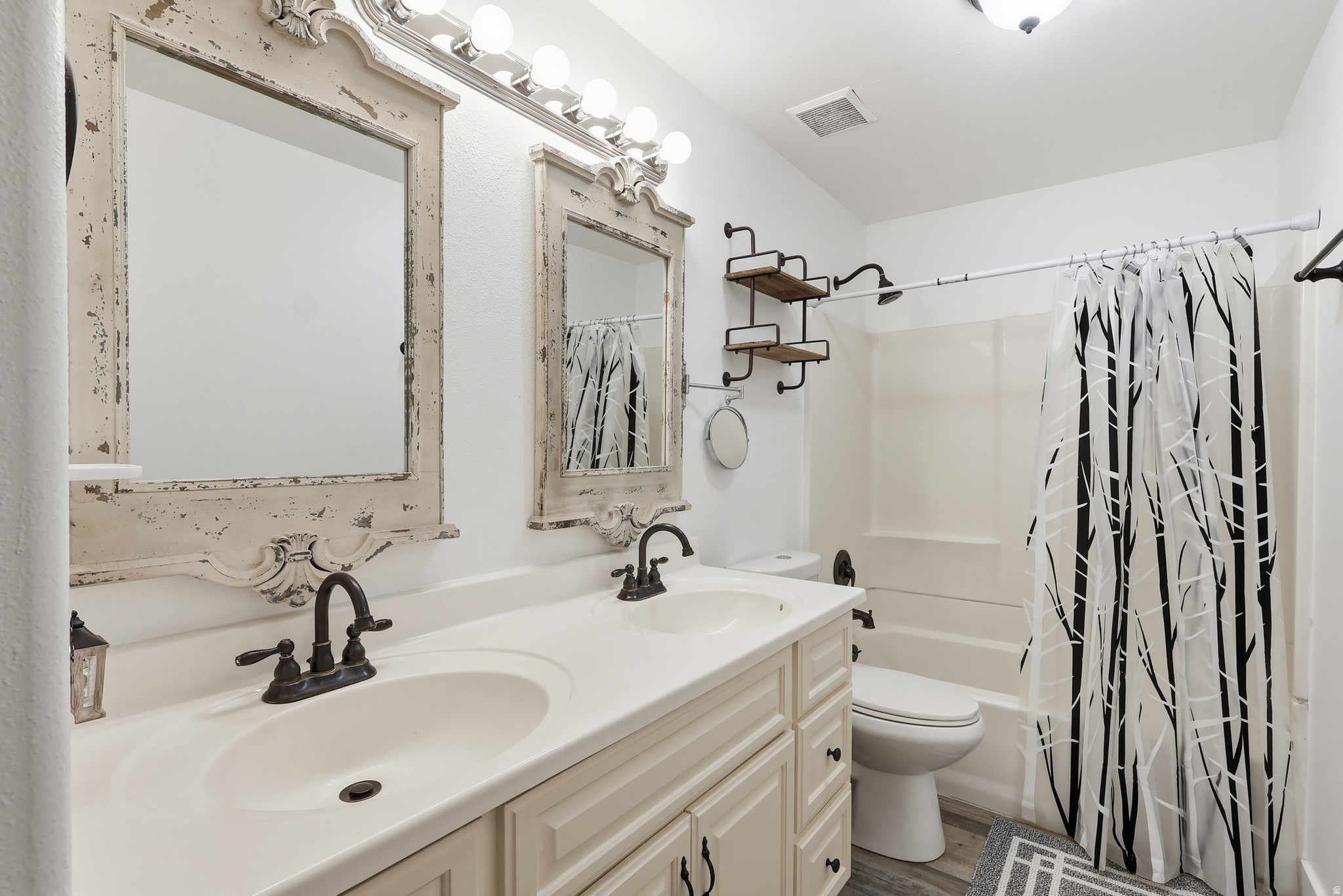 SARATOGA SPRINGS - Residential