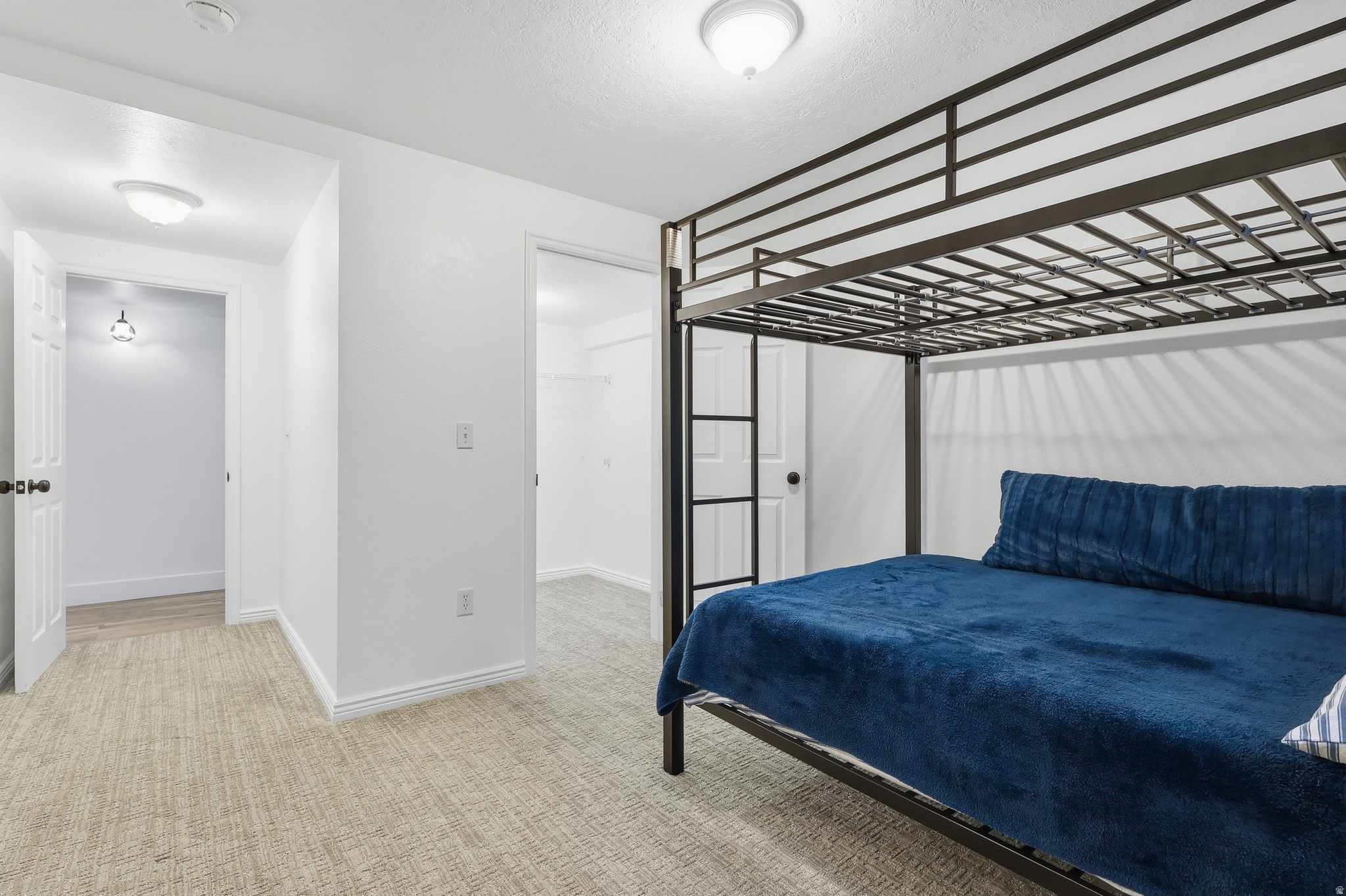 SARATOGA SPRINGS - Residential