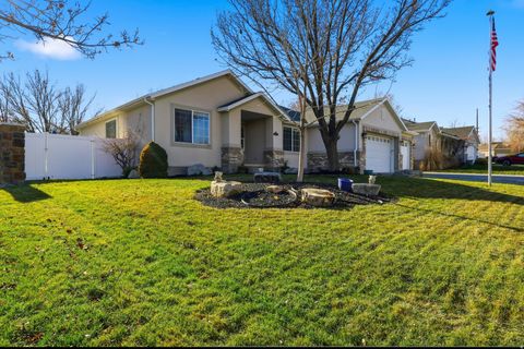 Tiny photo for 71 E HUNTERS HVN, Saratoga Springs, UT 84045 (MLS # 2127861)