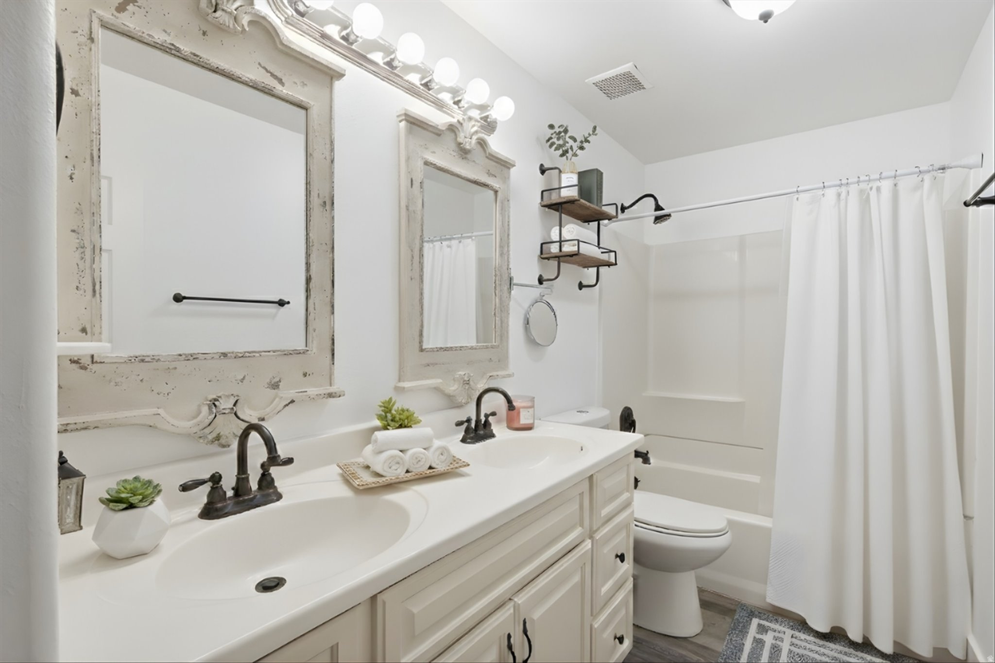 SARATOGA SPRINGS - Residential