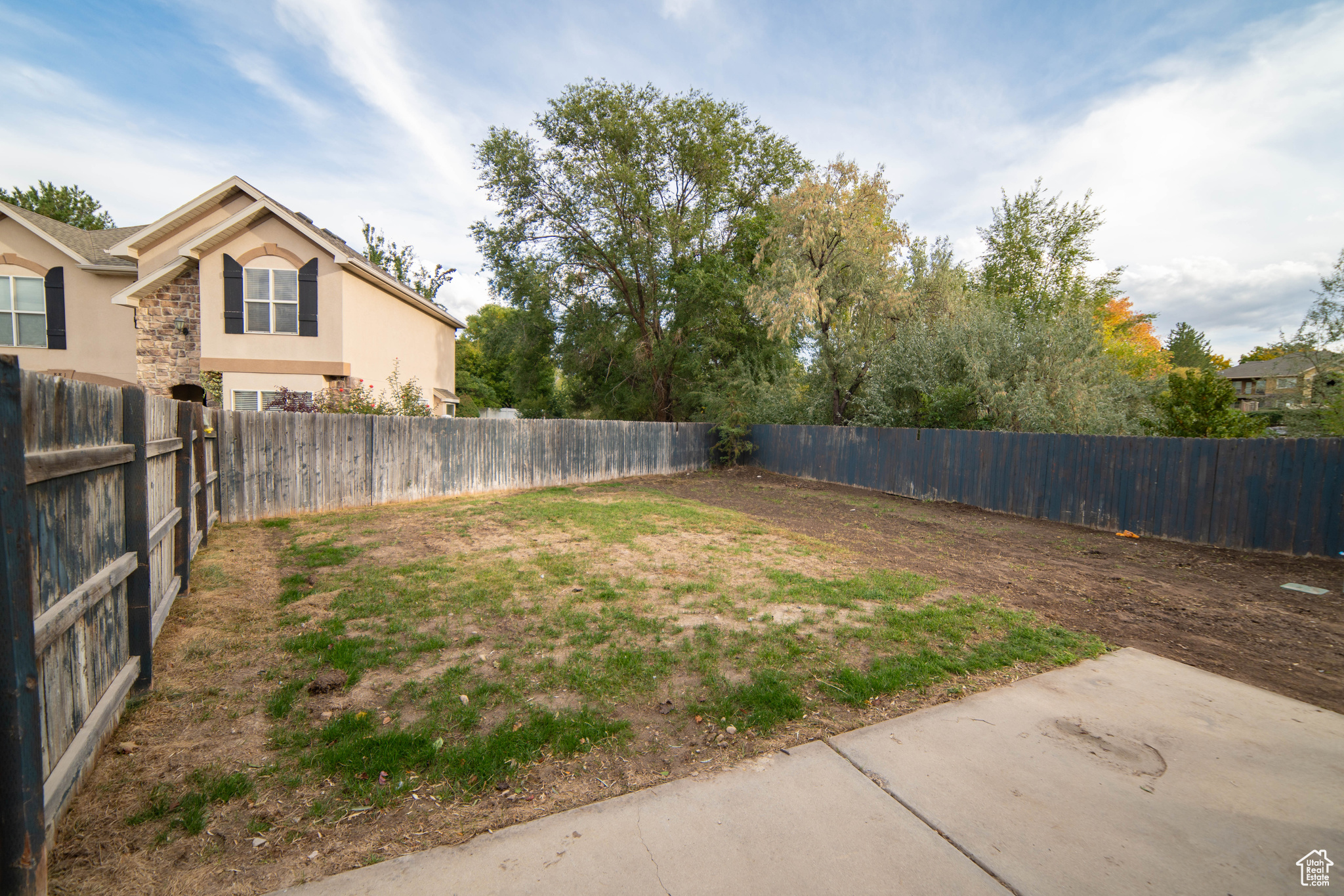 RIVERSIDE EST - Residential