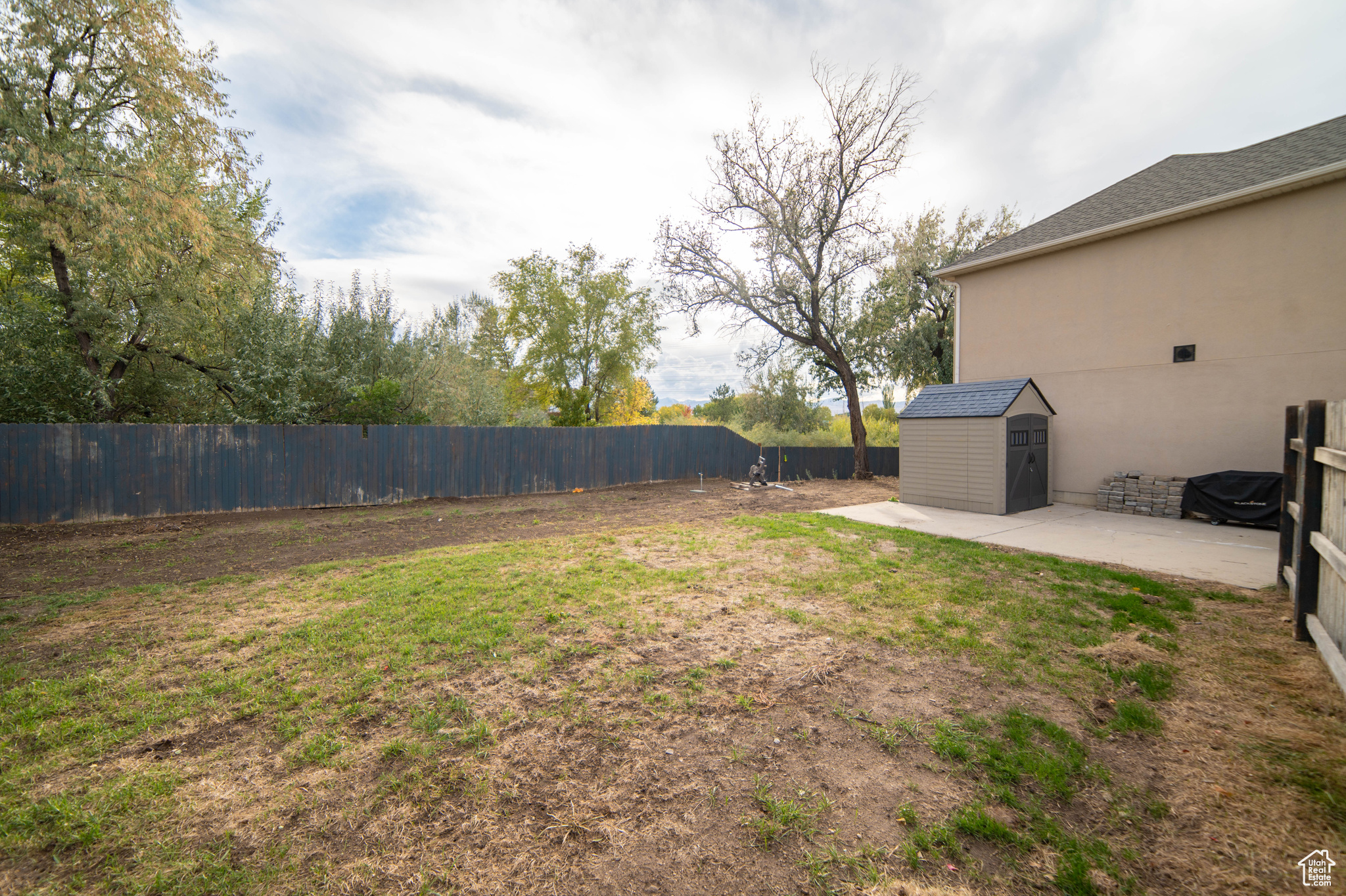 RIVERSIDE EST - Residential