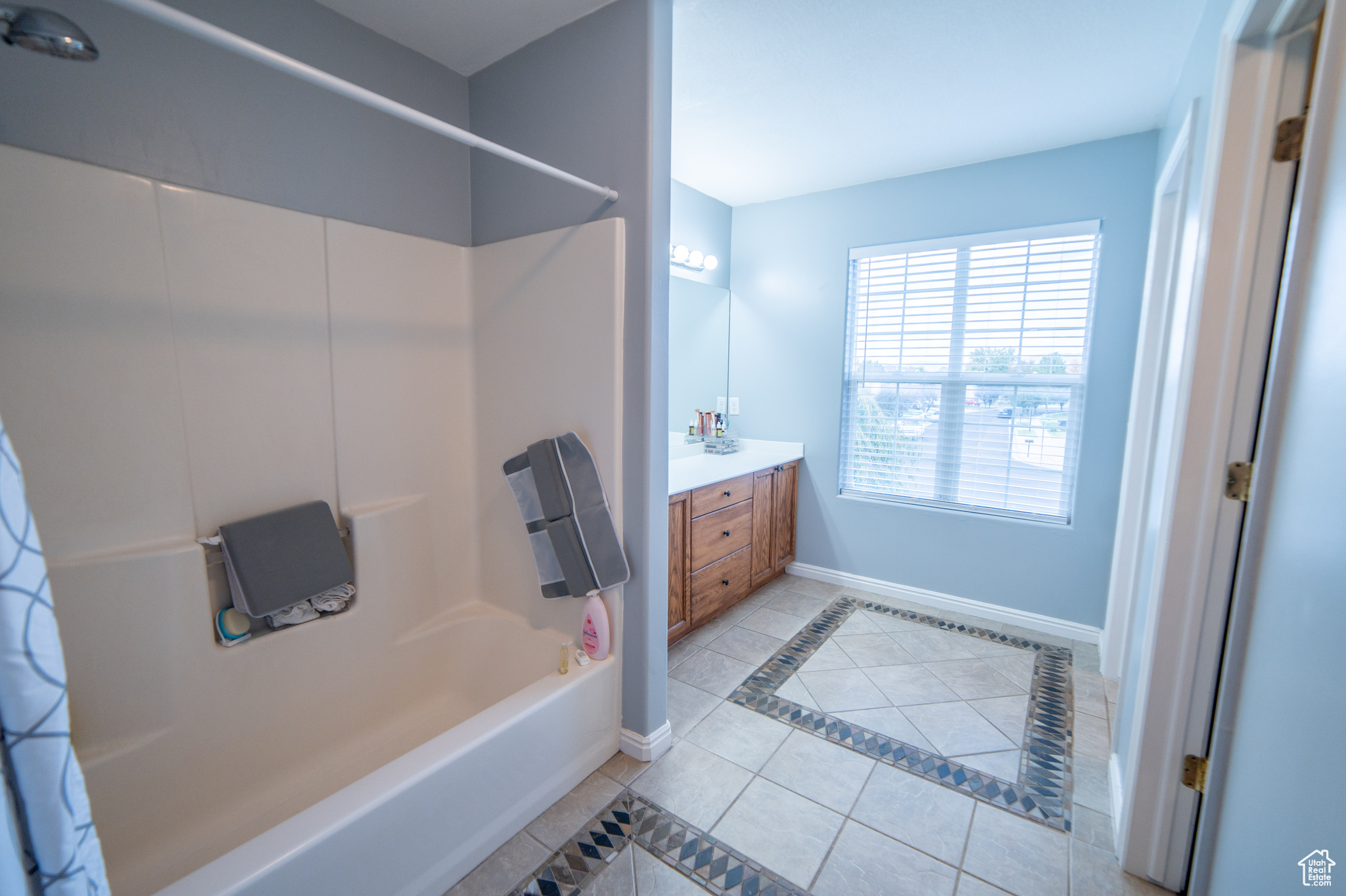 RIVERSIDE EST - Residential