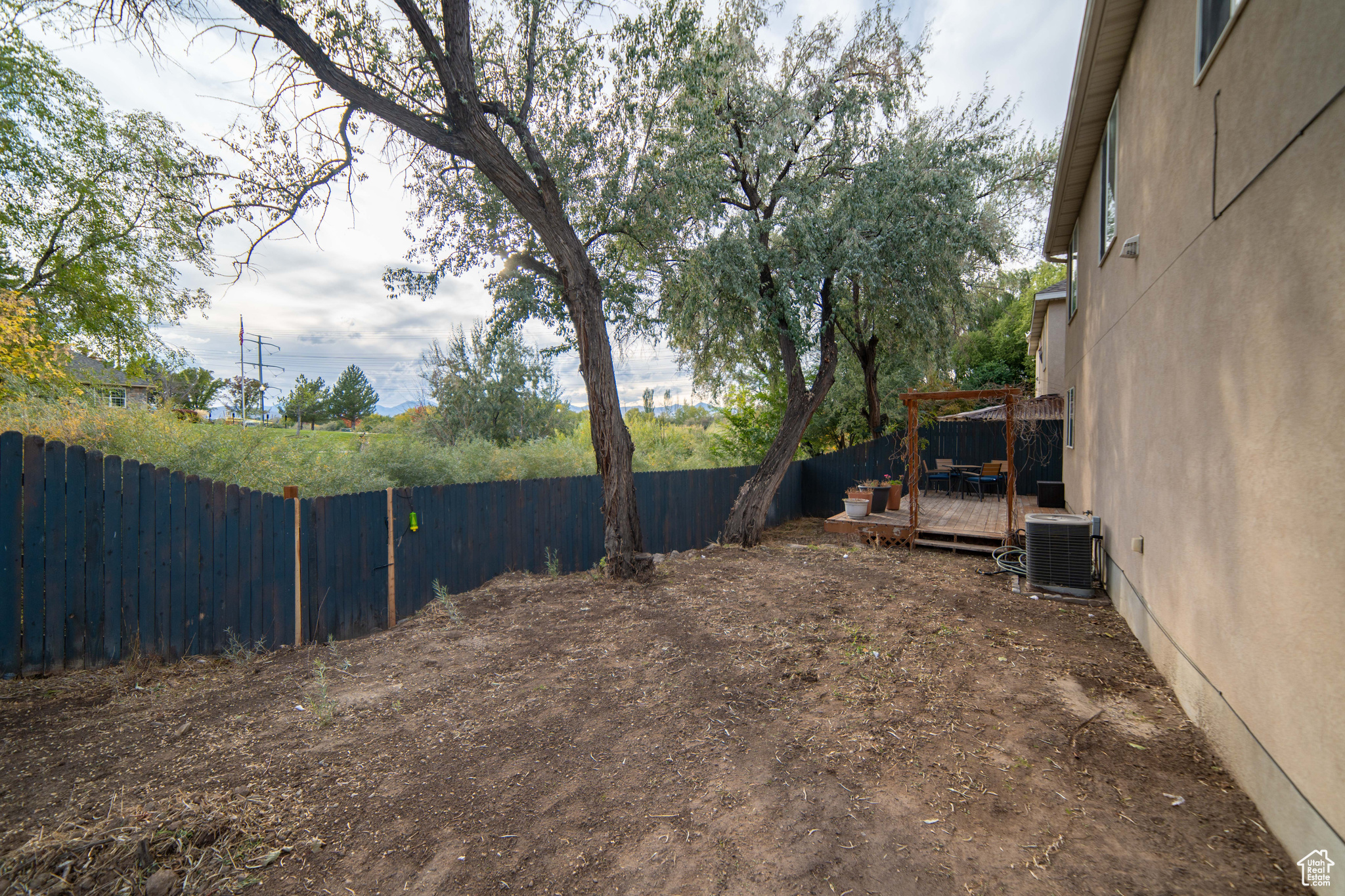 RIVERSIDE EST - Residential