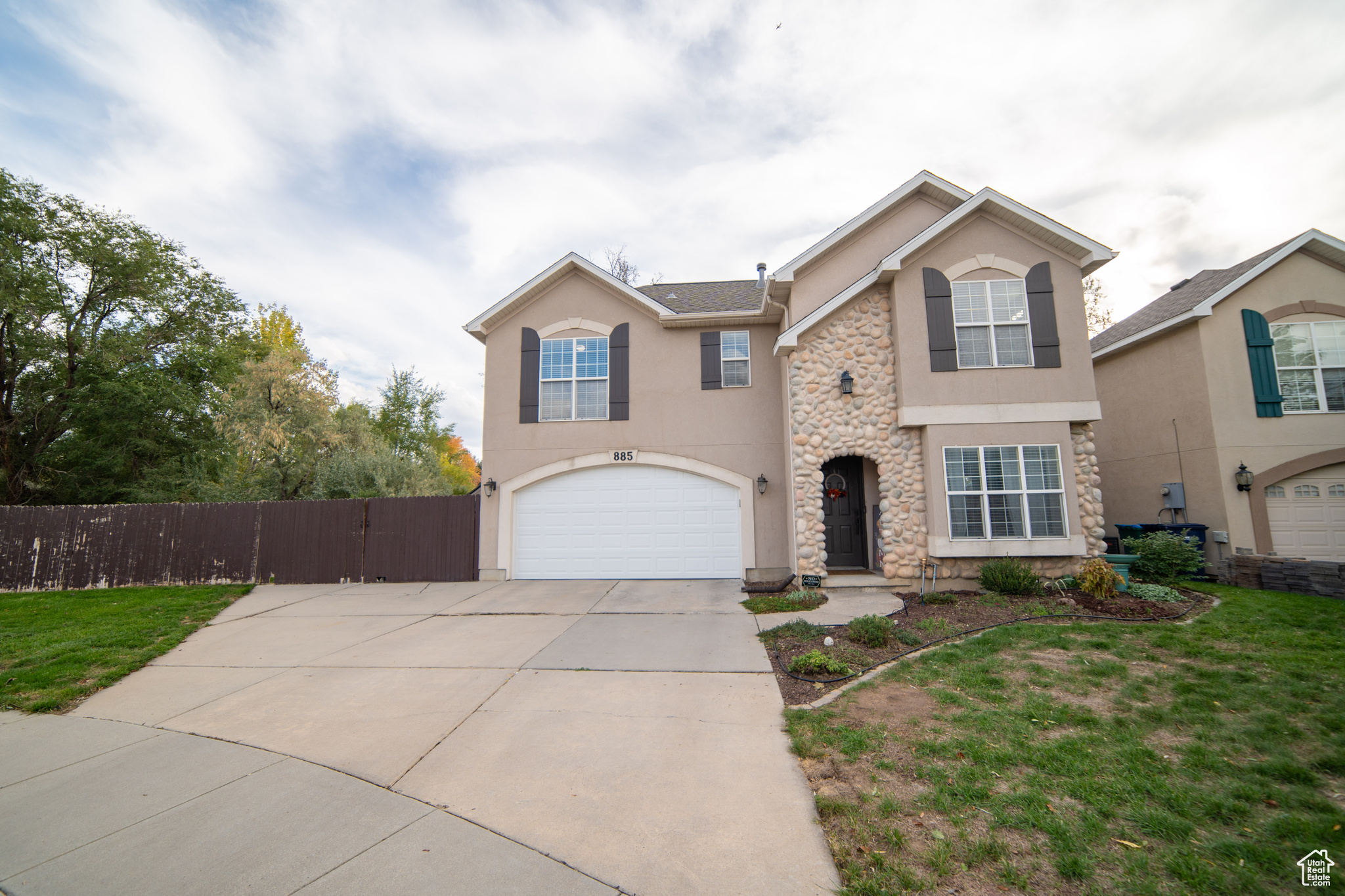 RIVERSIDE EST - Residential