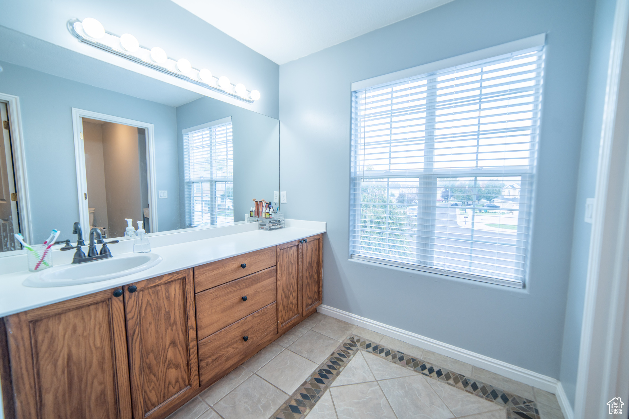 RIVERSIDE EST - Residential