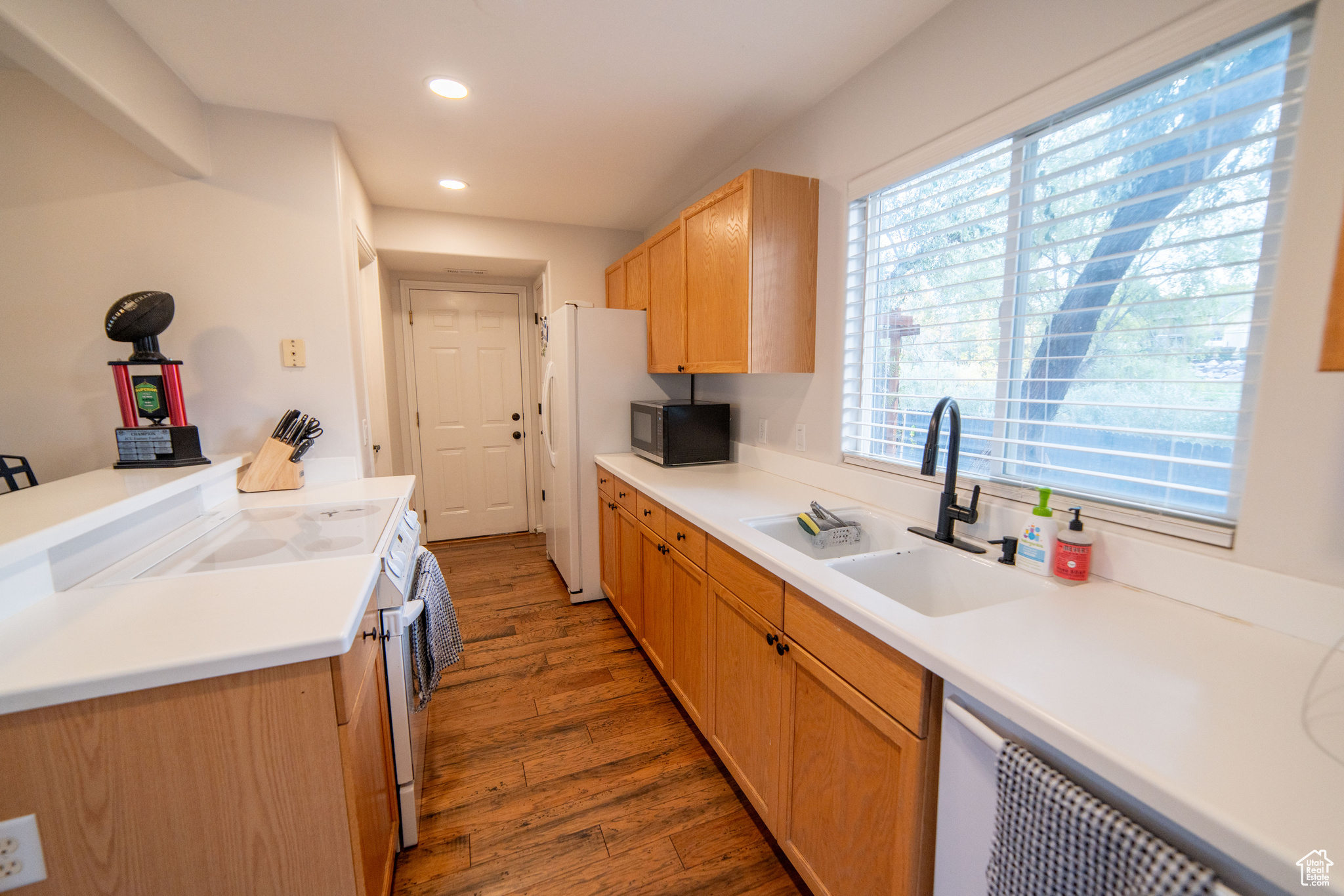 RIVERSIDE EST - Residential