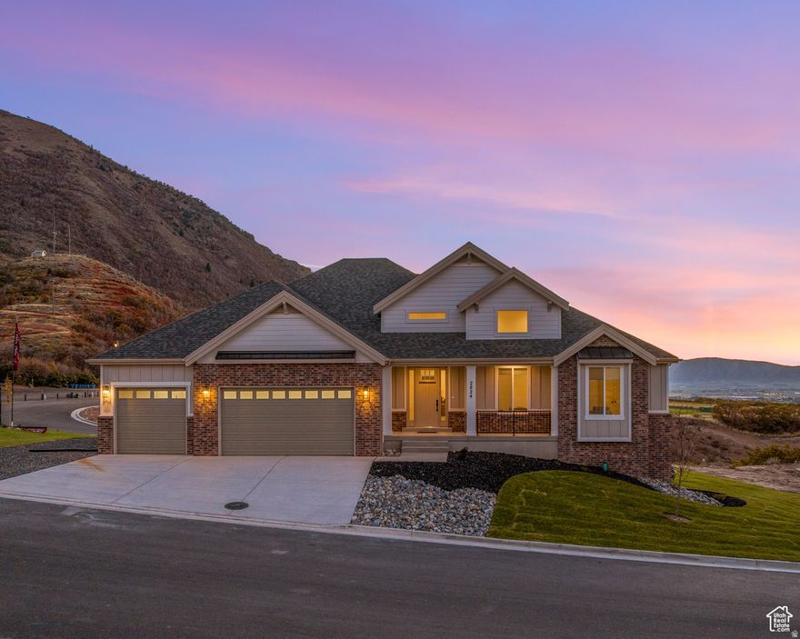 The "Drexel" Great use of floor plan. Stunning views of the mountains and valley at the Oakridge Cove community. Upgrade to Dexter +$40k. $10K in closing costs with the builder's preferred lender! Rates are subject to change, and subject to loan approval. Call/text a Salisbury agent today for more info about this or any other model that we can build you at this one-of-a-kind Spanish Fork community! Buyer to verify all info