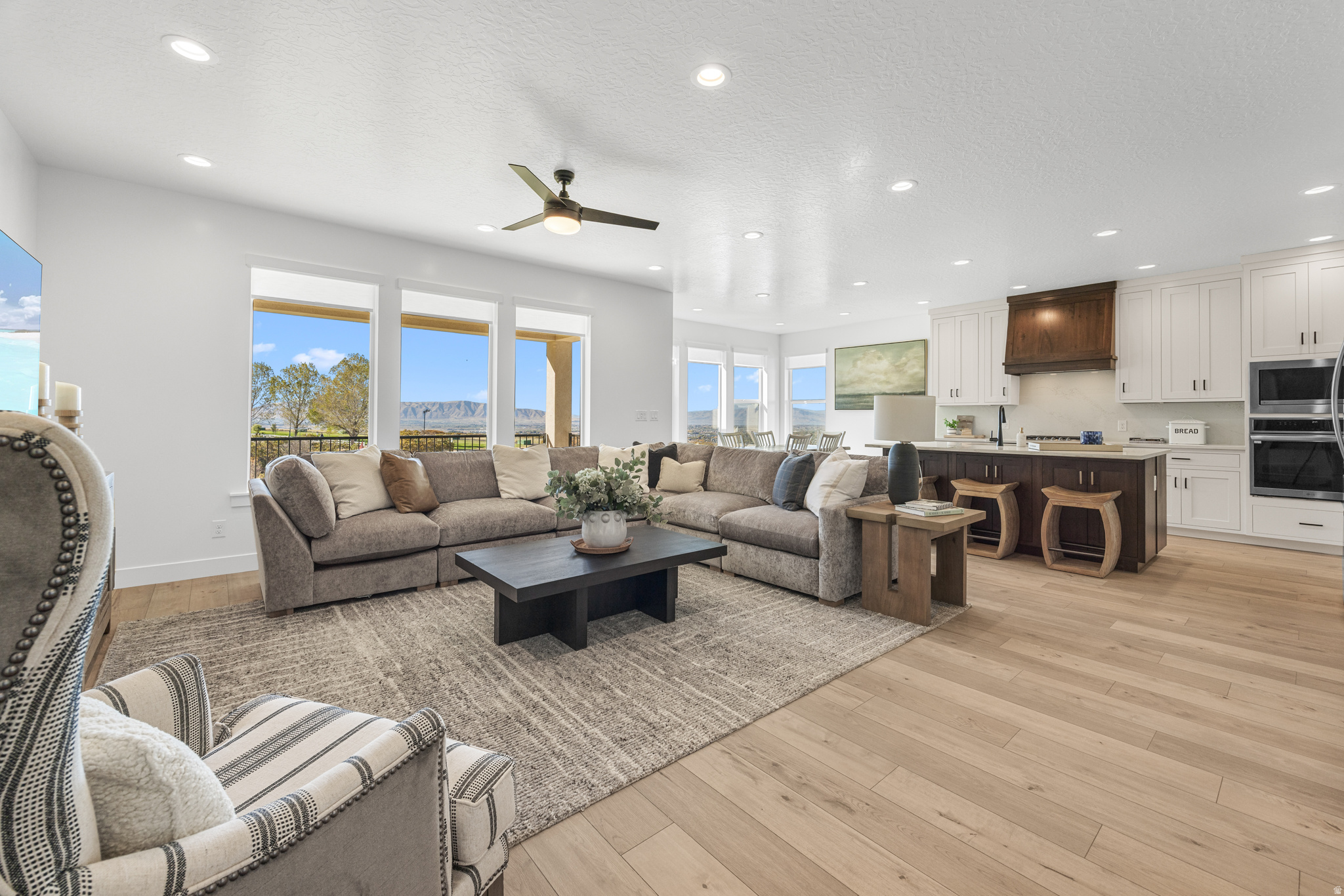 OAKRIDGE COVE - Residential