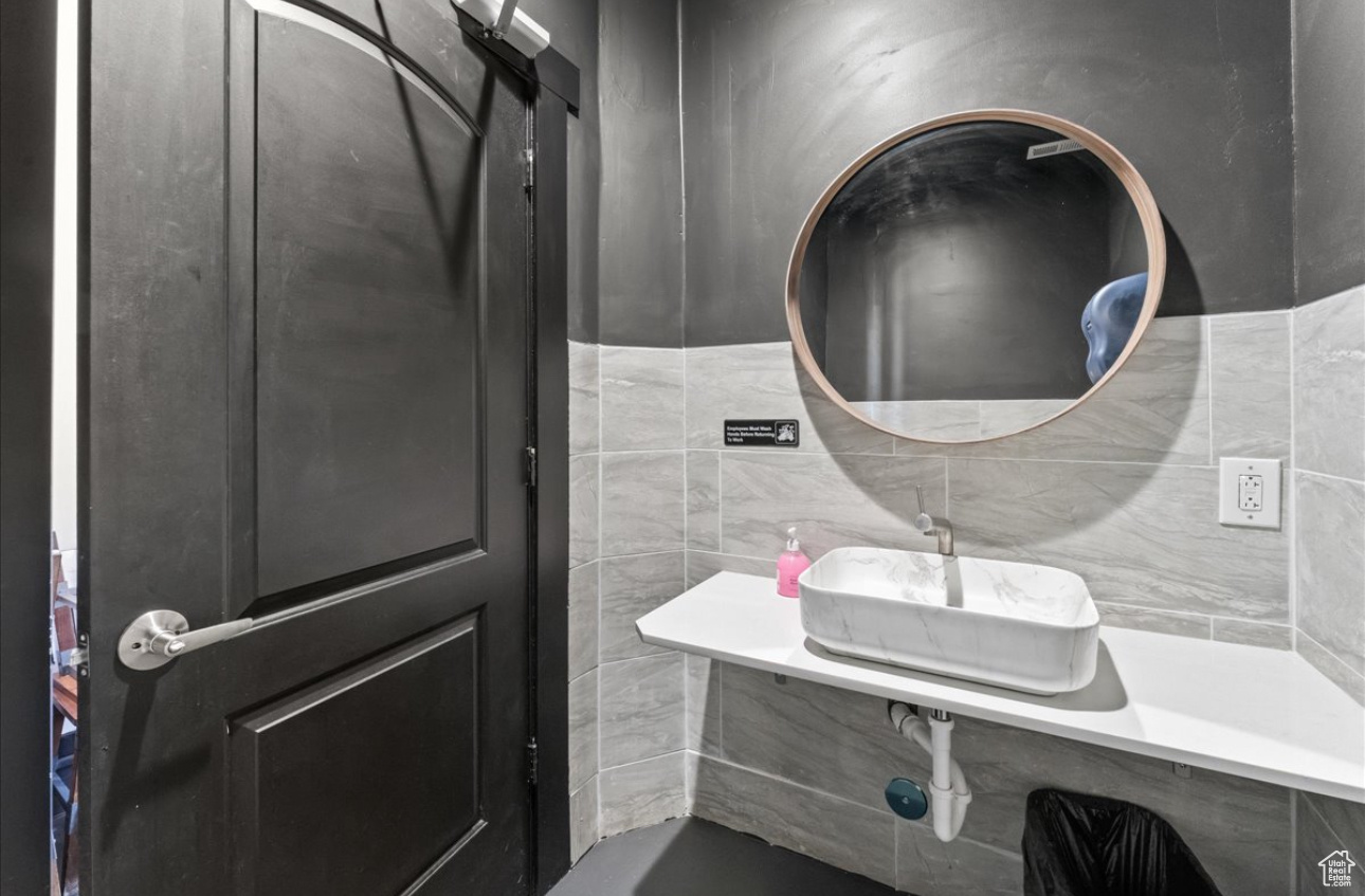 PARK CITY - Commercial Sale