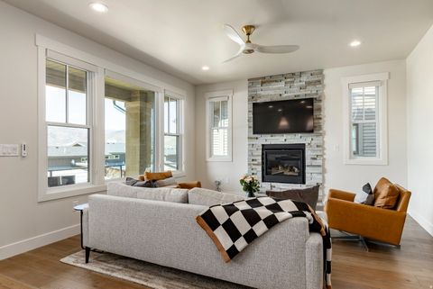 Tiny photo for 11691 N SHORELINE DR, Hideout, UT 84036 (MLS # 2127325)