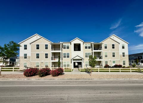 Condo For Sale - 1753 N Festive Way #102<br/> Saratoga Springs, UT 84045