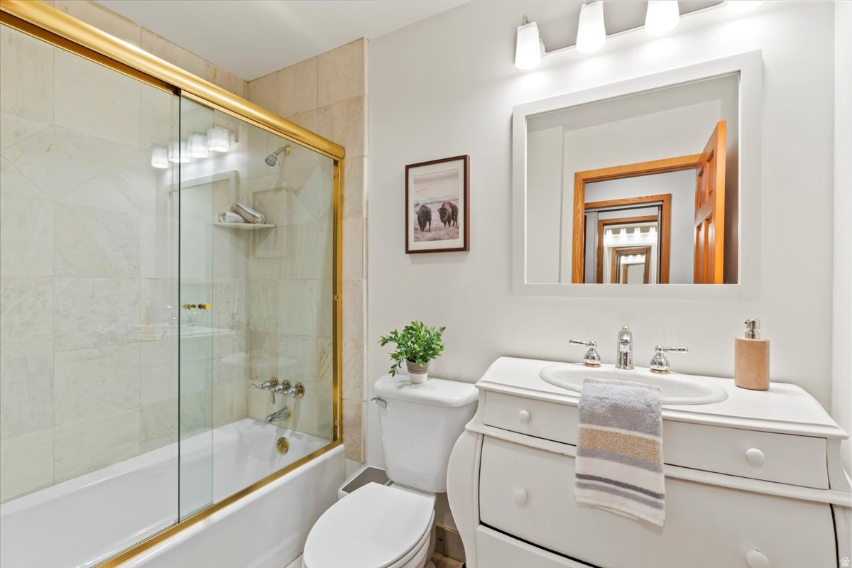 ONTARIO LODGE - Residential