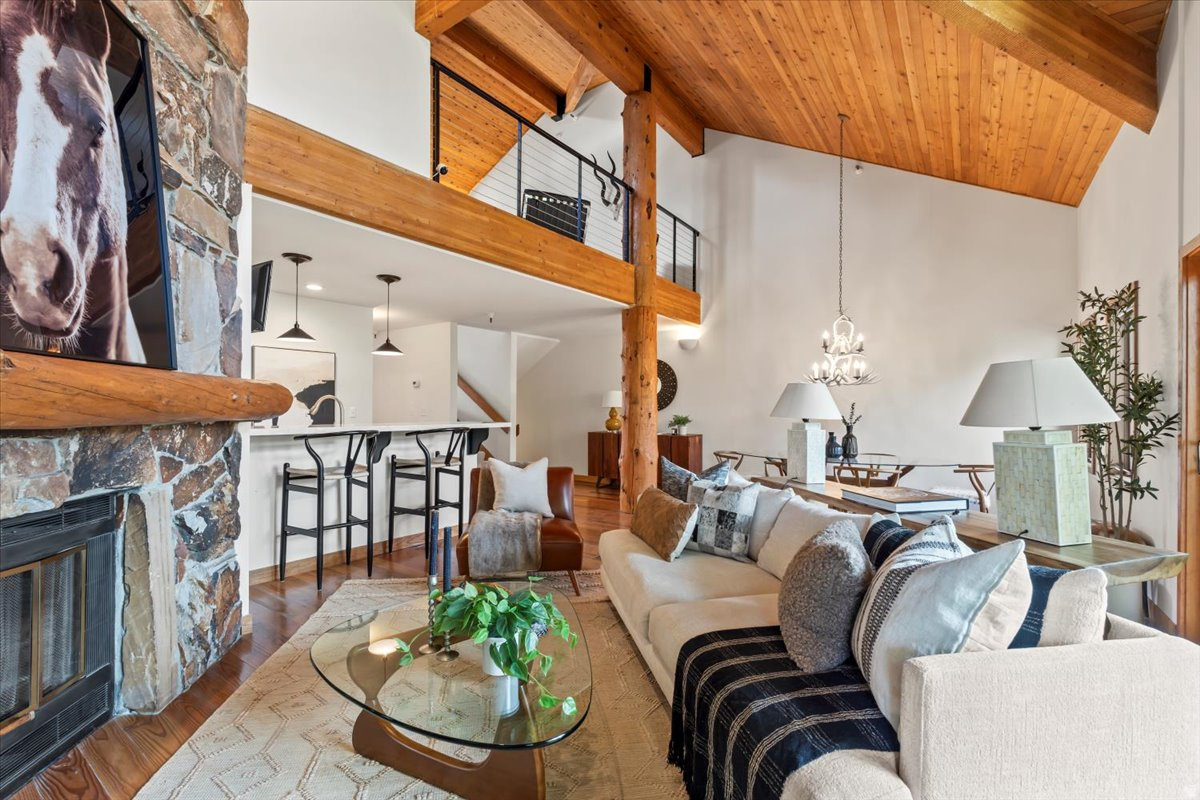 ONTARIO LODGE - Residential