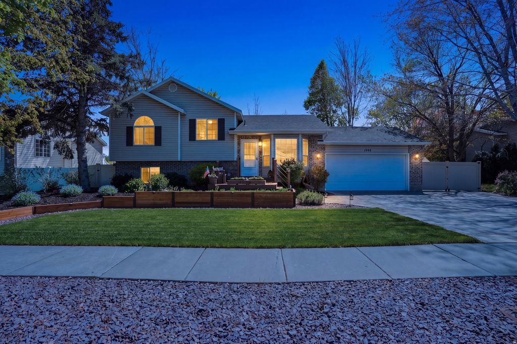 Photo of 1589 W PLUM CREEK DR S, West Jordan, UT 84088 (MLS # 2150842)