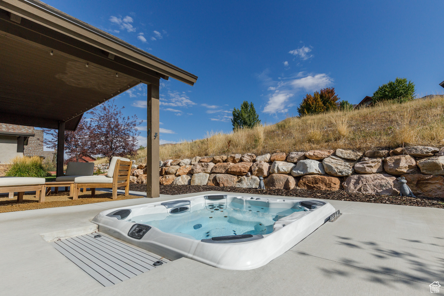 TRAPPERS RIDGE - Residential
