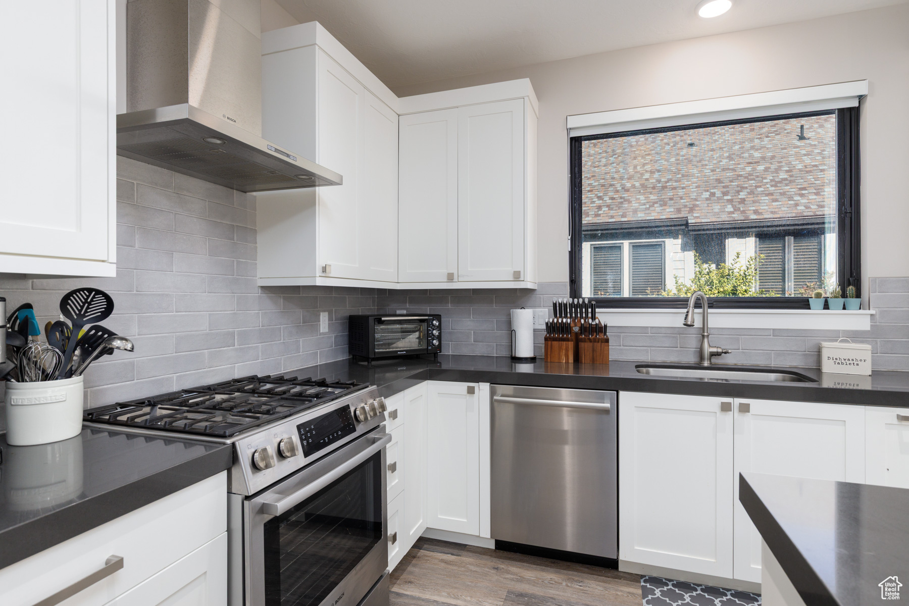 TRAPPERS RIDGE - Residential