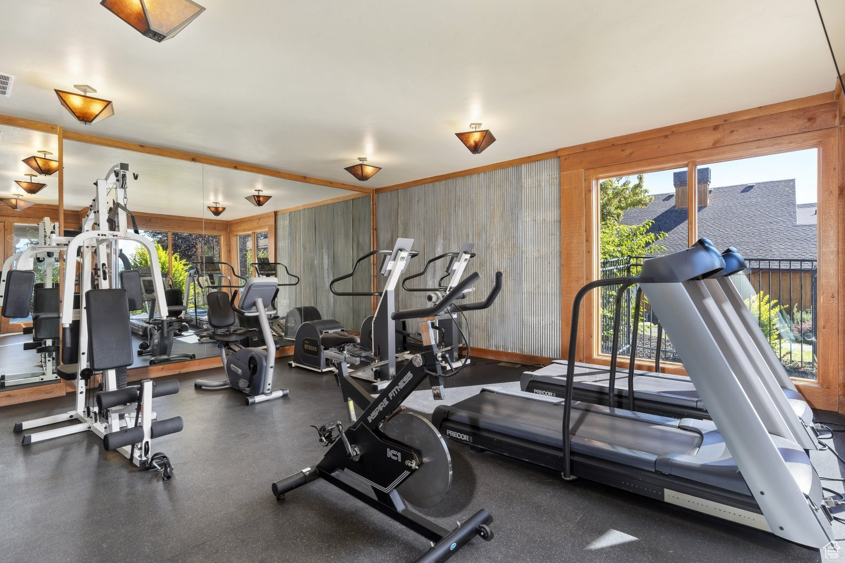 TRAPPERS RIDGE - Residential