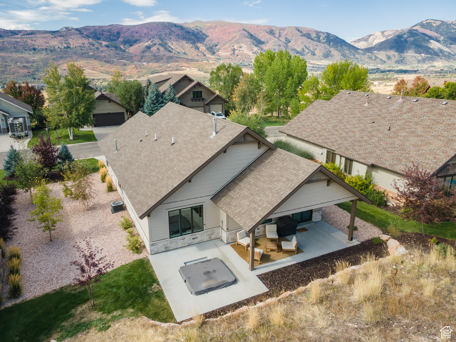 TRAPPERS RIDGE - Residential