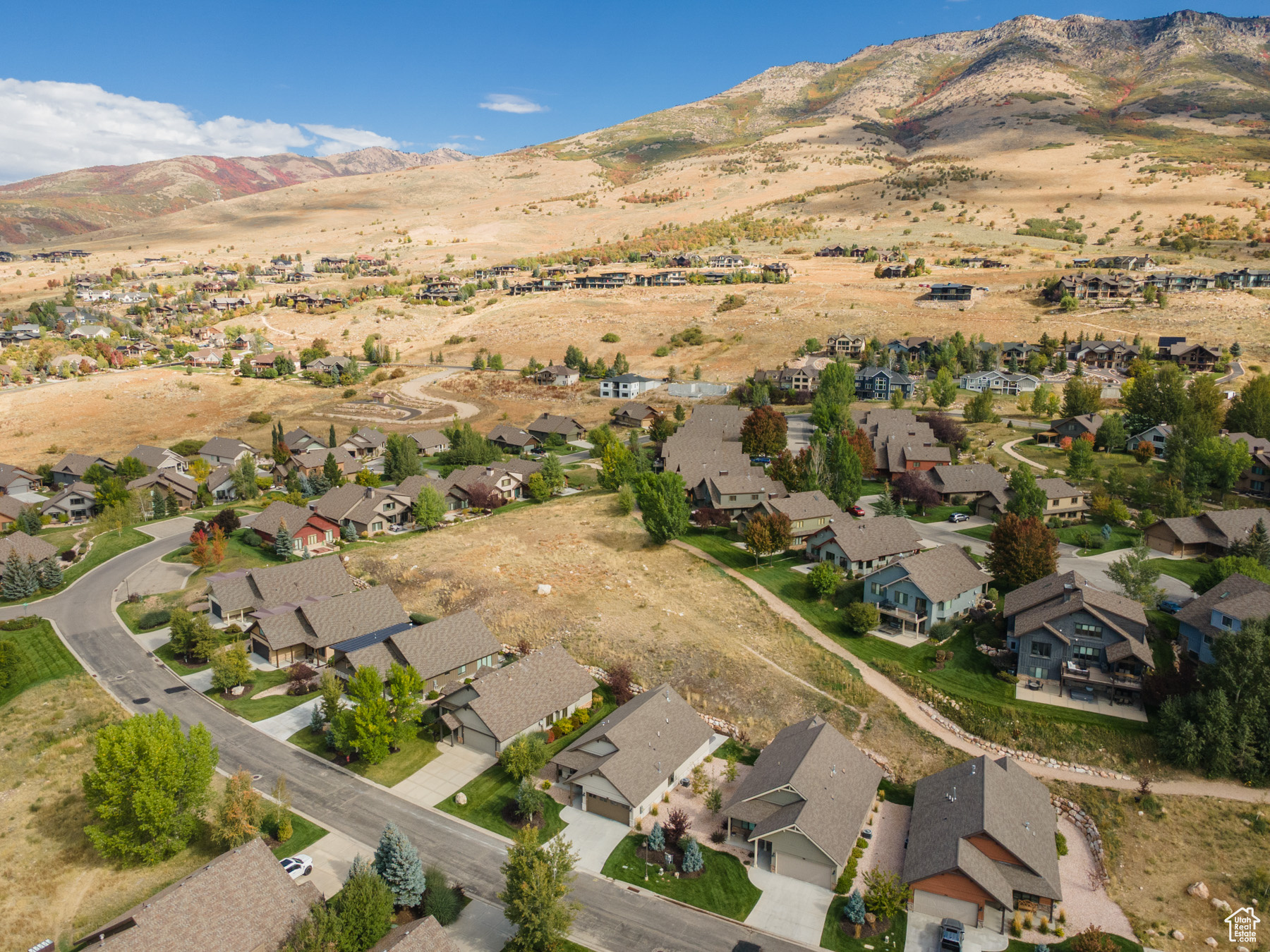 TRAPPERS RIDGE - Residential