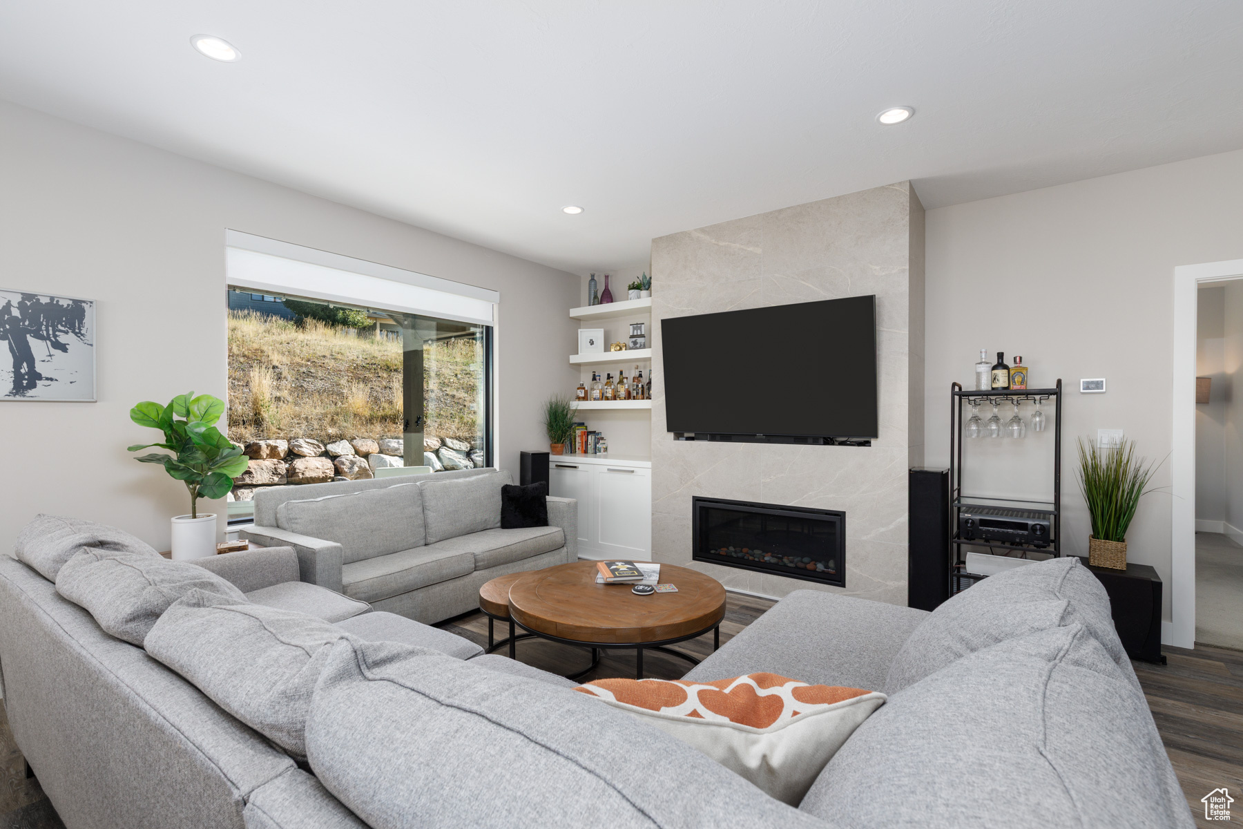 TRAPPERS RIDGE - Residential