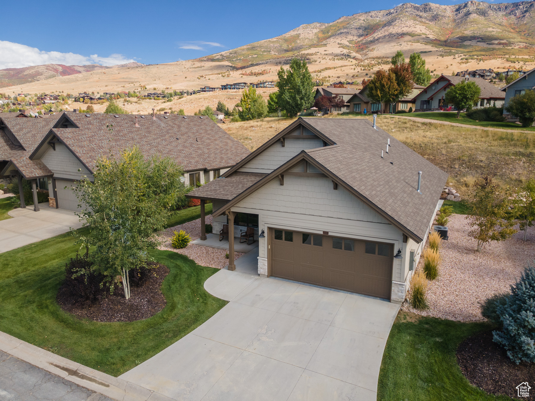 TRAPPERS RIDGE - Residential