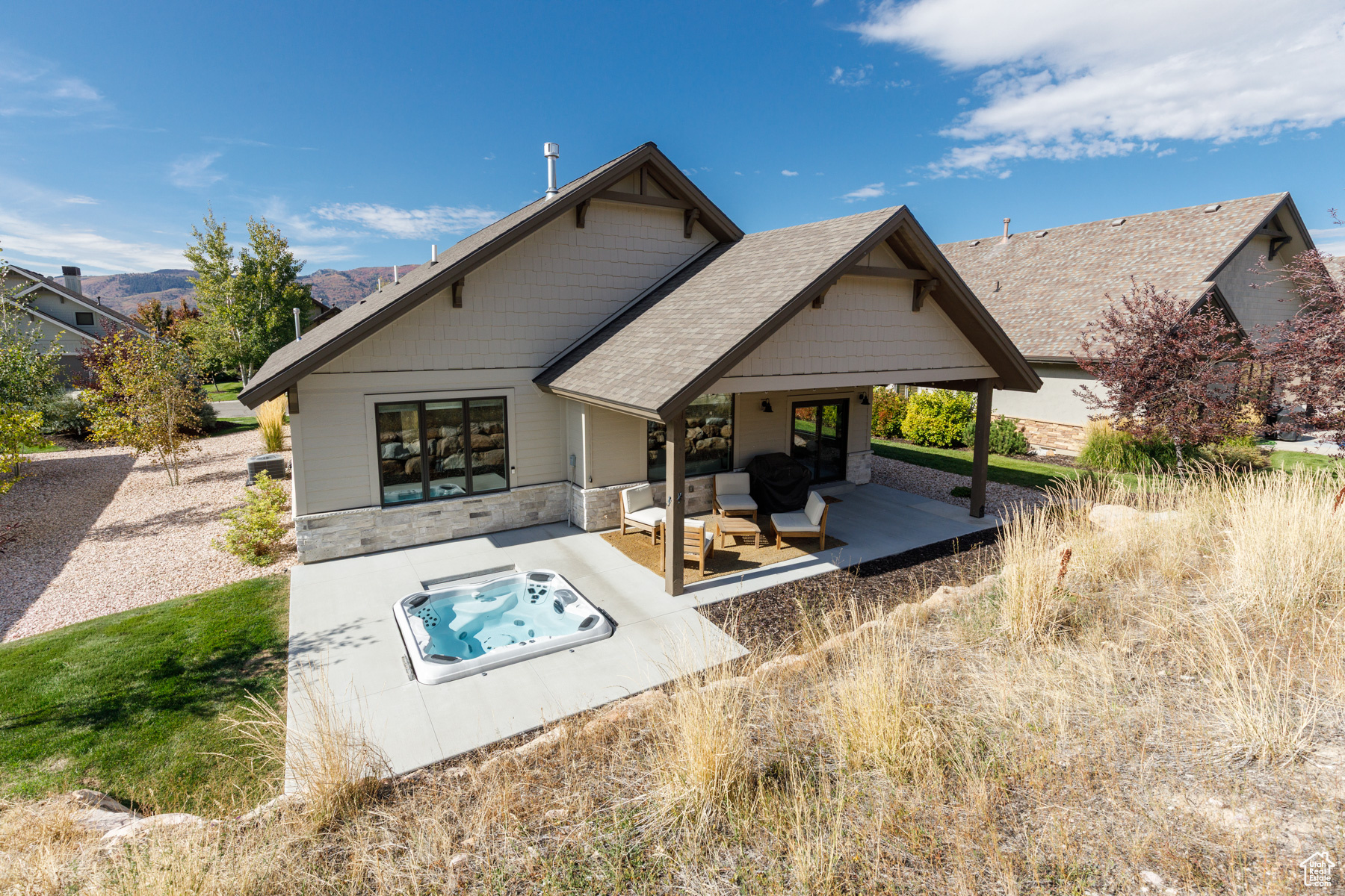 TRAPPERS RIDGE - Residential