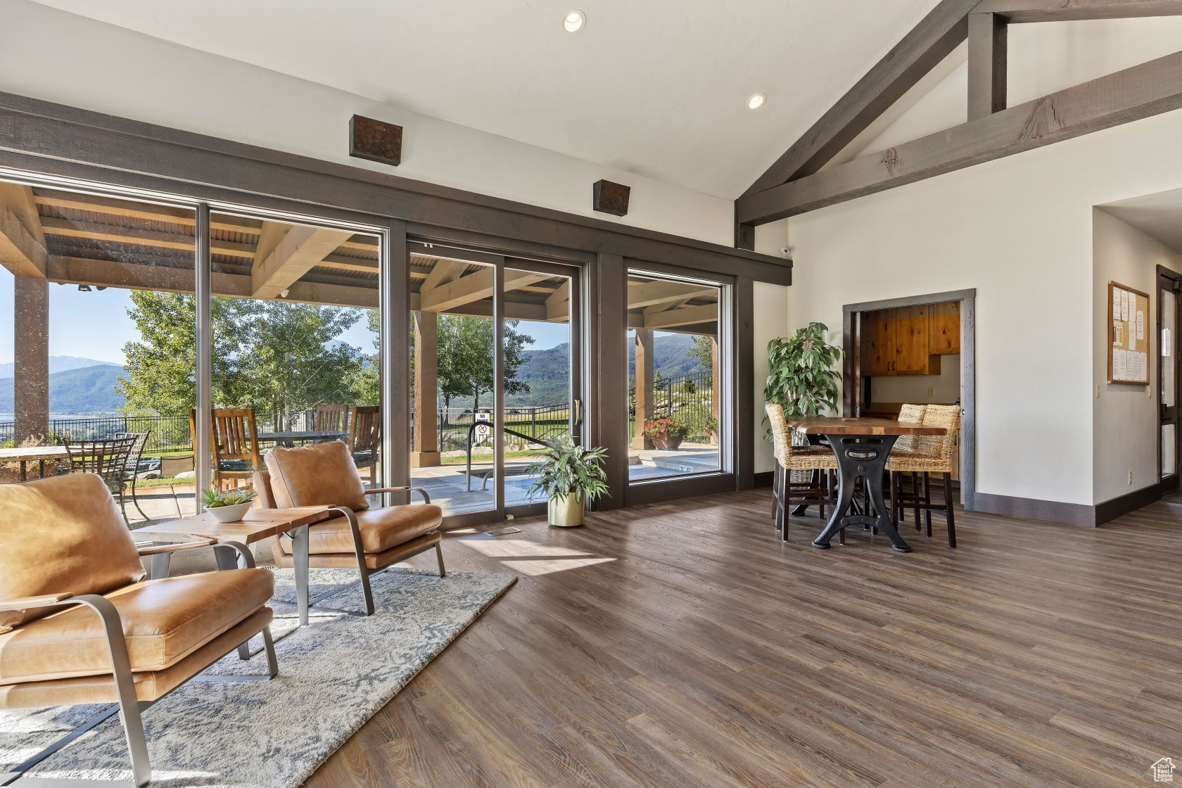 TRAPPERS RIDGE - Residential