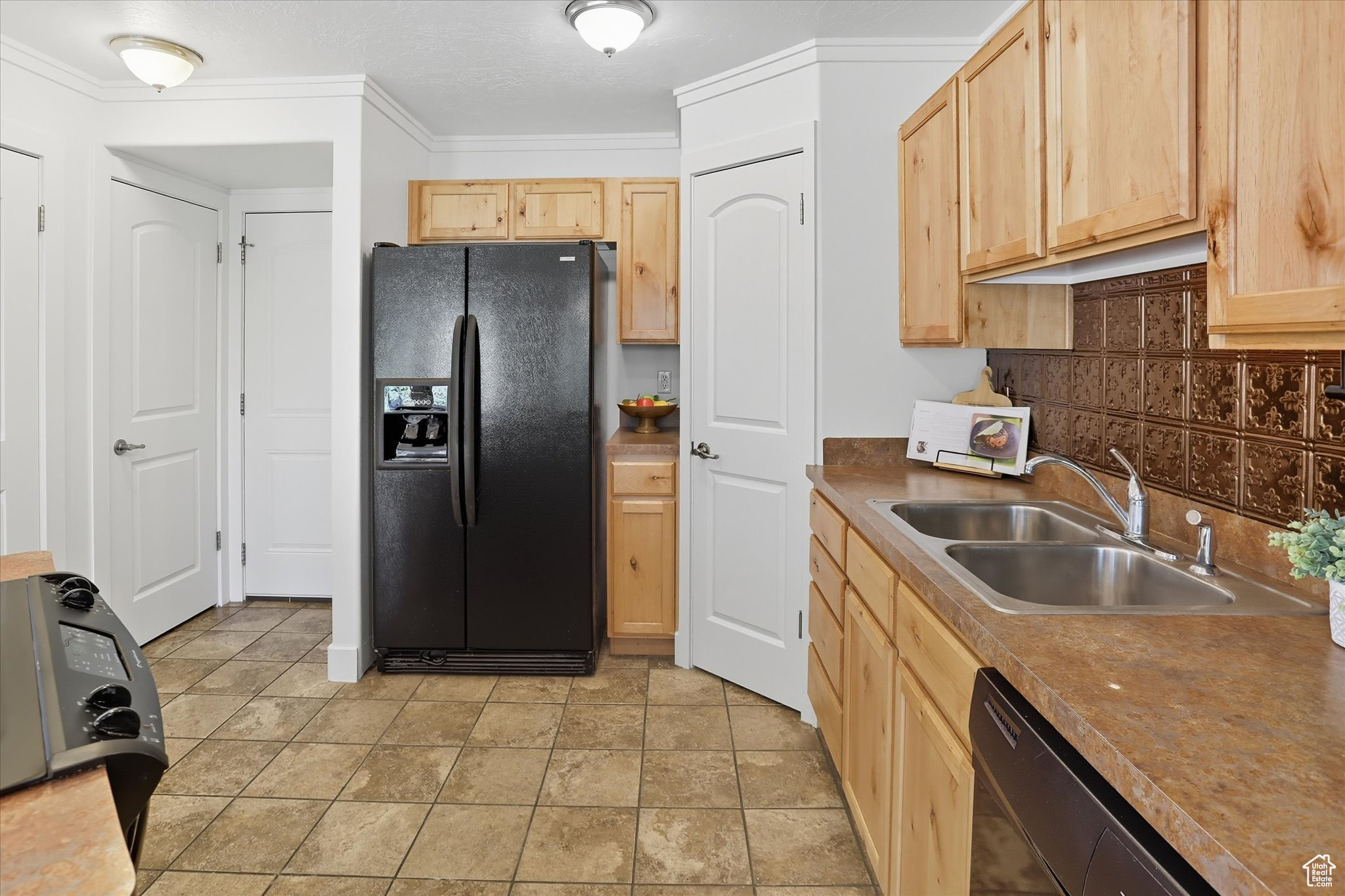 QUINN COURT - Residential Income