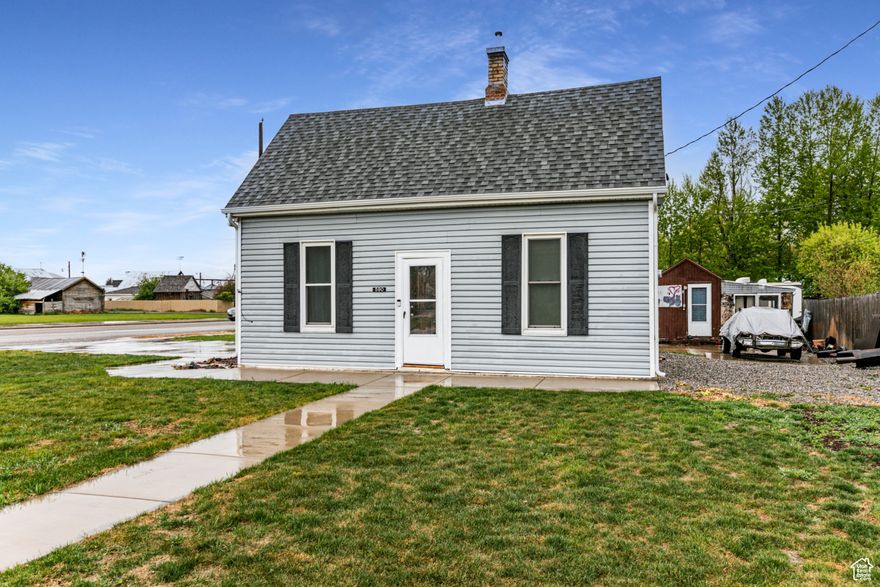 This beautifully updated 1-bedroom/1-bathroom home is perfect for those seeking a peaceful escape, yet yearning for easy year round access. Conveniently located just blocks from Heber's Main Street, a world of shopping, dining and amenities are steps away. The home has been recently upgraded and updated with new roof and state-of-the-art furnace. The  carpeting and paint create a clean, modern backdrop ready for your personal touch.  The out building would make an excellent shop, potting shed or gardening facility.  This home offers a tranquil haven in a bustling location. This is an ideal location to take advantage of the recreational activities throughout the Valley, Summit and Wasatch Counties.  It's perfect for first-time homebuyers, those seeking a low-maintenance lifestyle, or as an investment property. Don't miss out on this opportunity to own a piece of Heber's vibrant community.