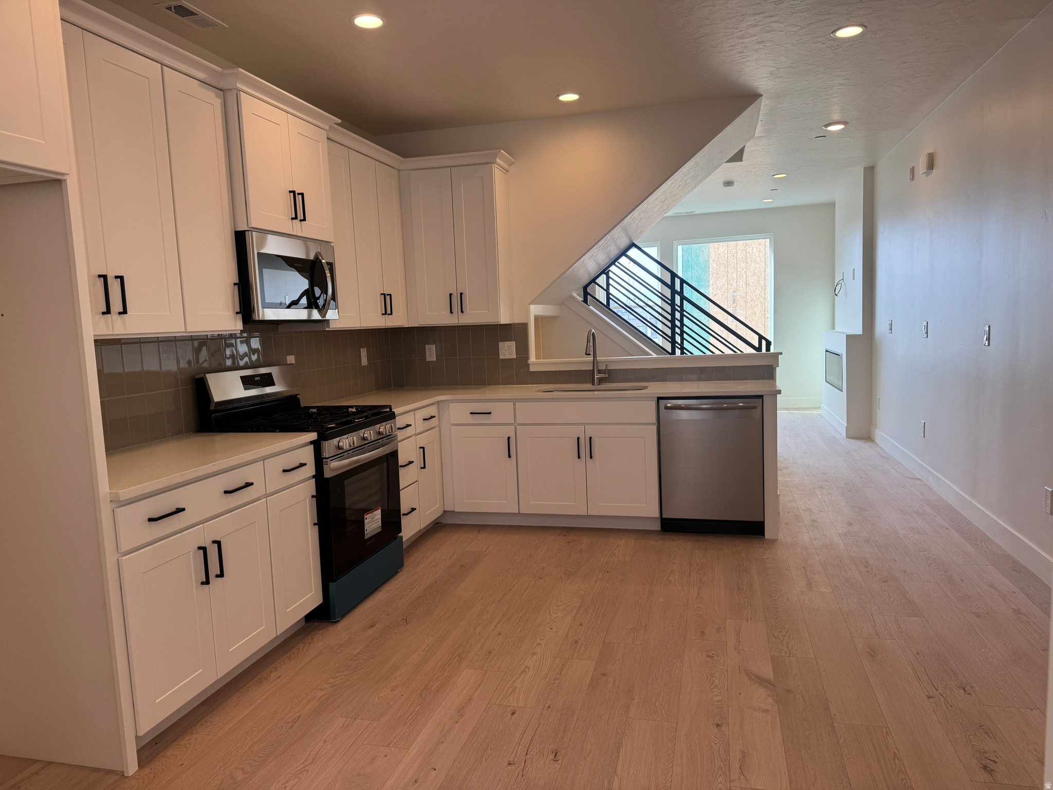 DOWNTOWN DAYBREAK - Residential