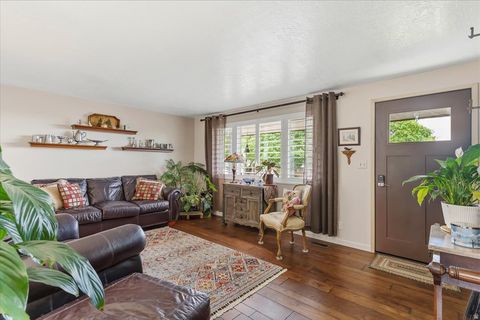 Tiny photo for 372 E 3250 N, North Ogden, UT 84414 (MLS # 2152364)