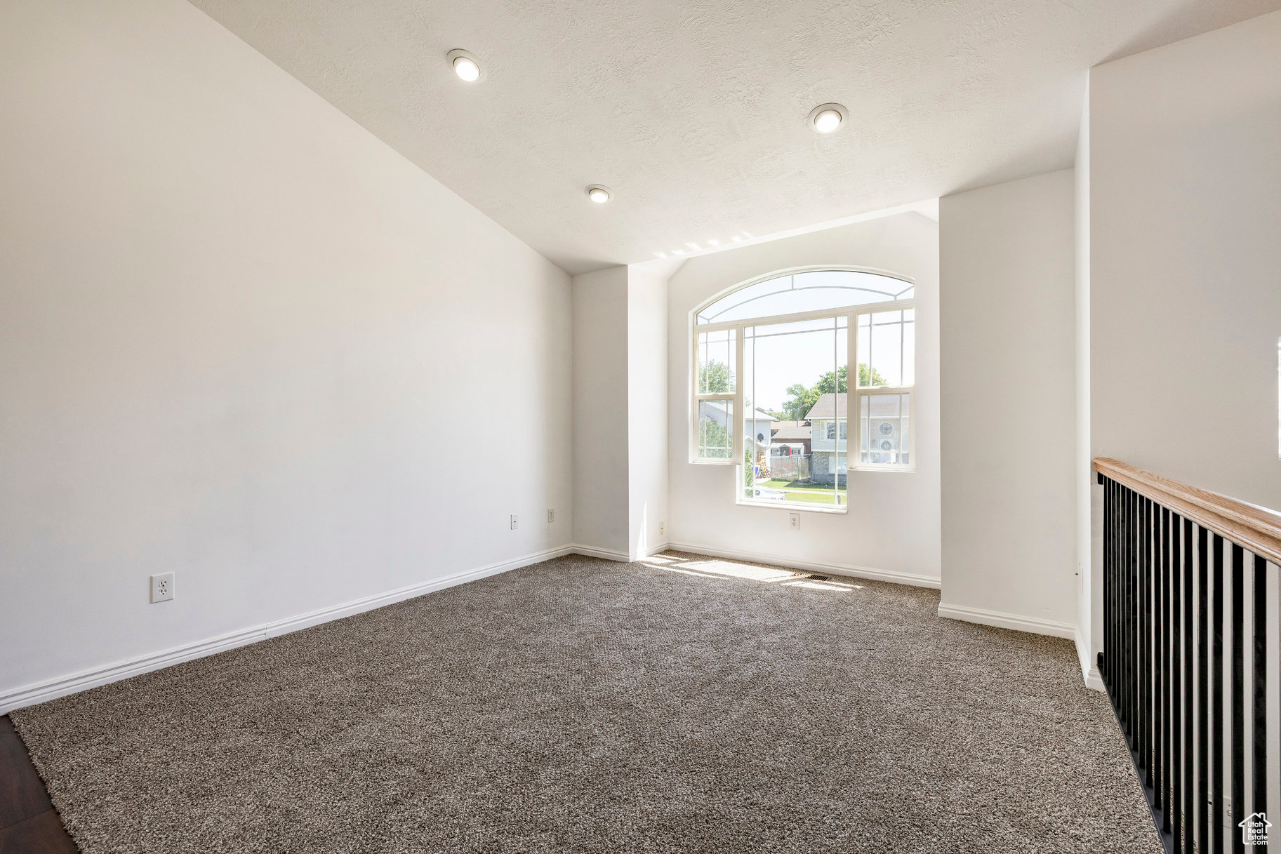 WILD IVY - Residential