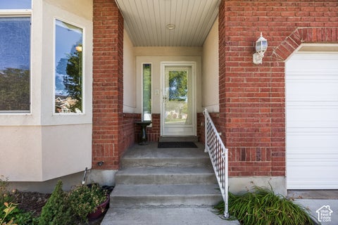 Tiny photo for 1651 W PEACEFUL CIR, South Jordan, UT 84095 (MLS # 2190098)