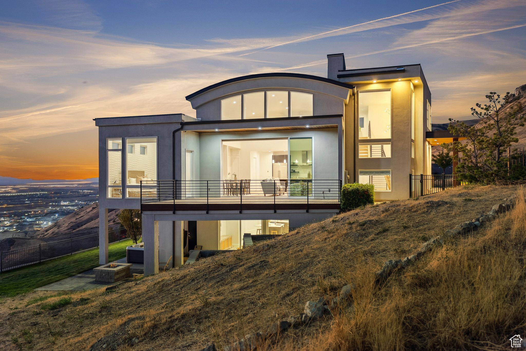 CAPITOL HILLS - Residential