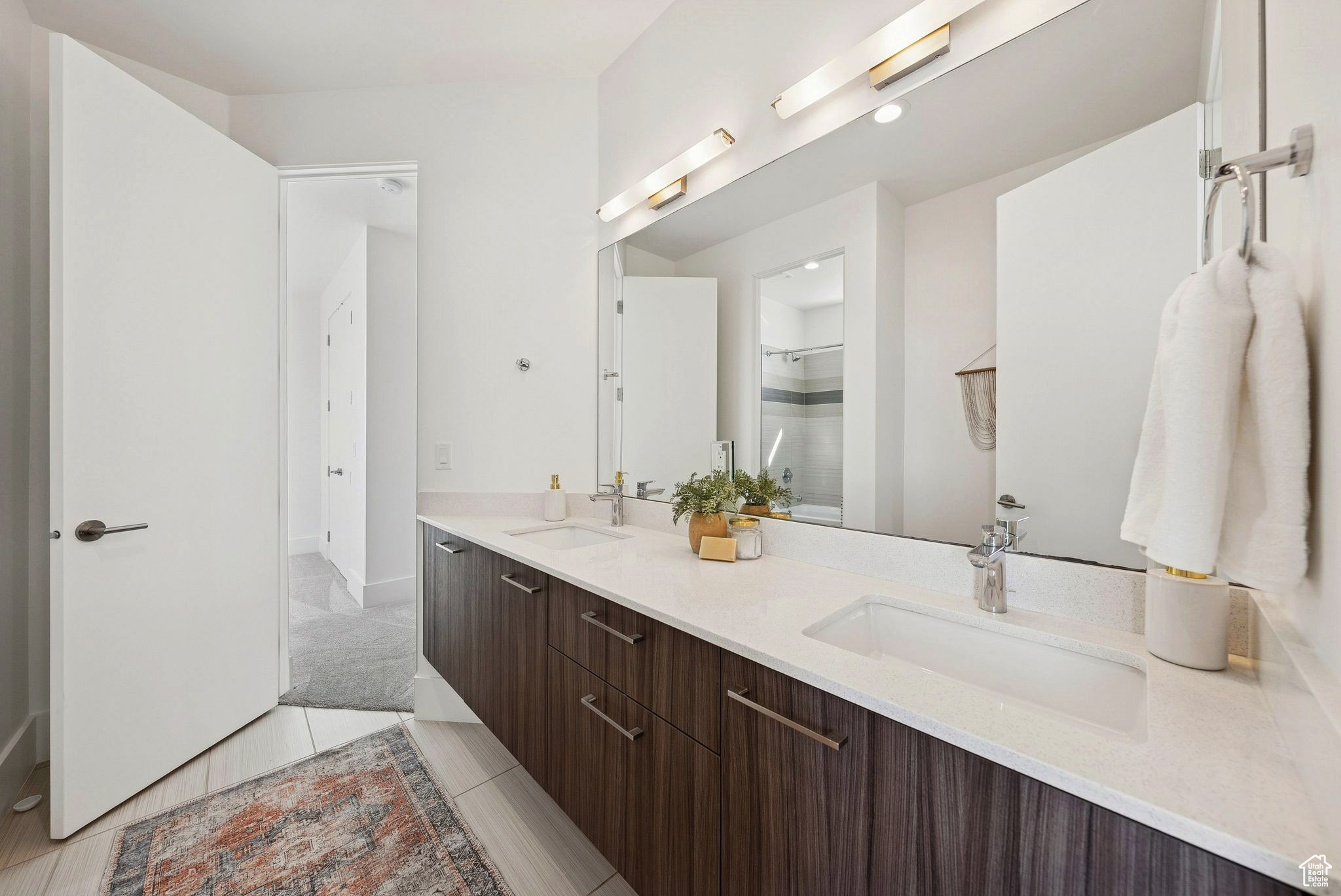 CAPITOL HILLS - Residential
