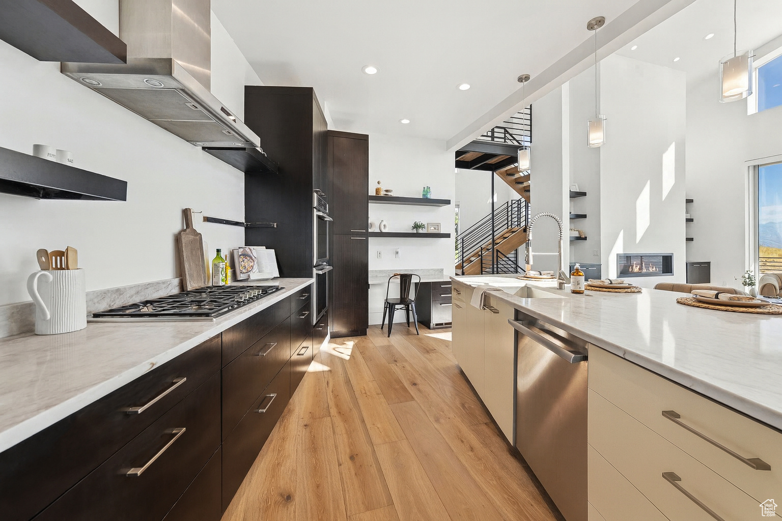 CAPITOL HILLS - Residential