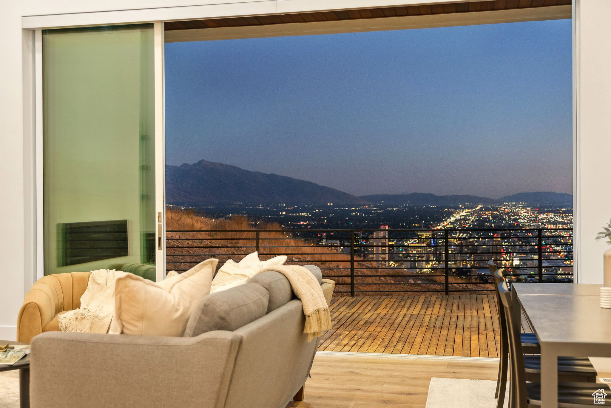 CAPITOL HILLS - Residential