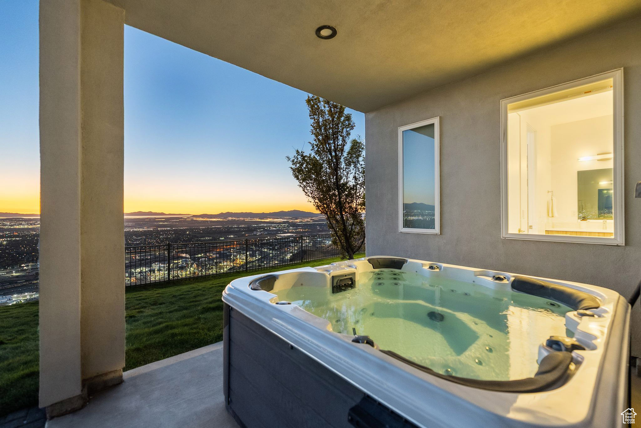 CAPITOL HILLS - Residential