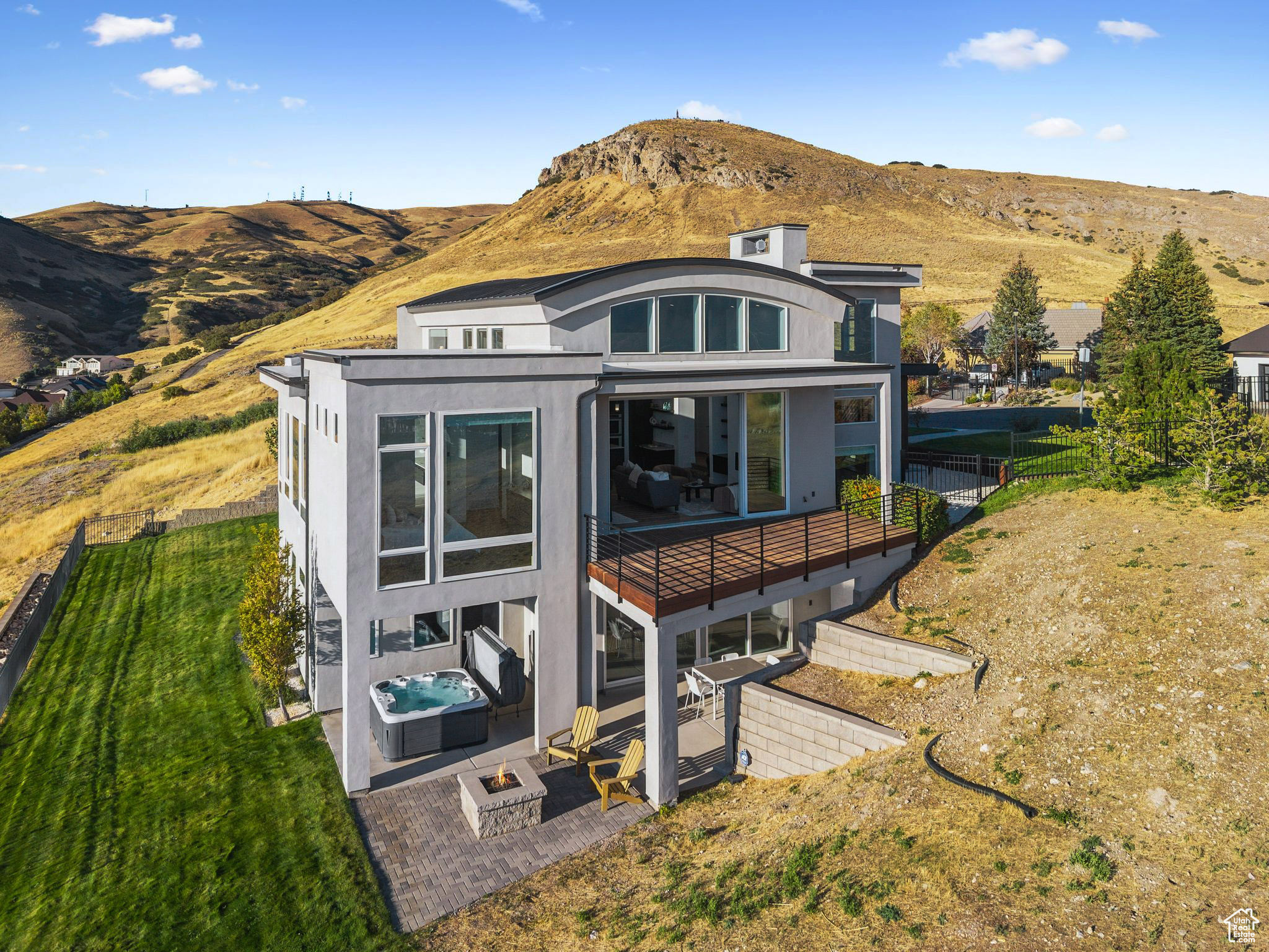 CAPITOL HILLS - Residential