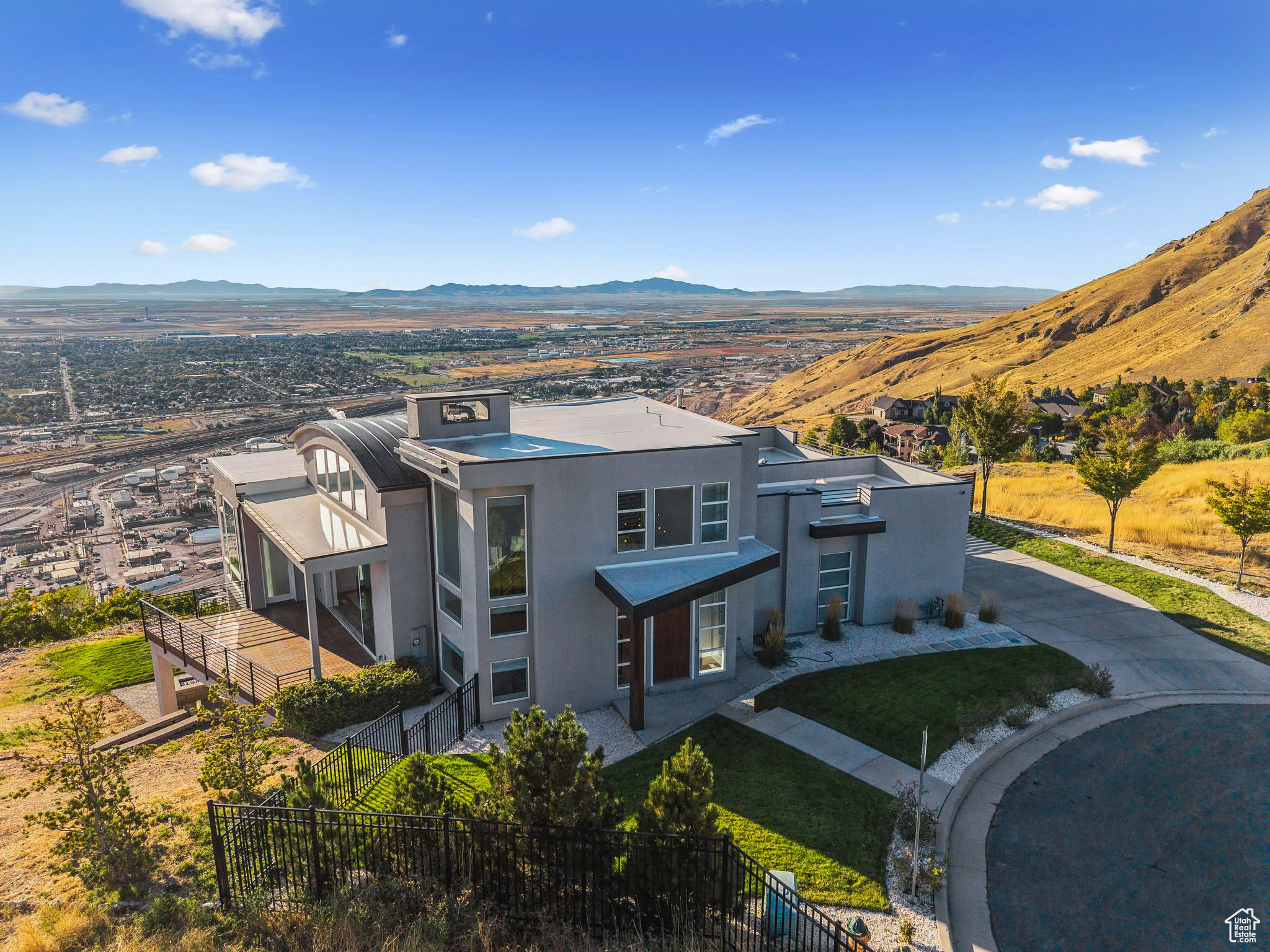 CAPITOL HILLS - Residential